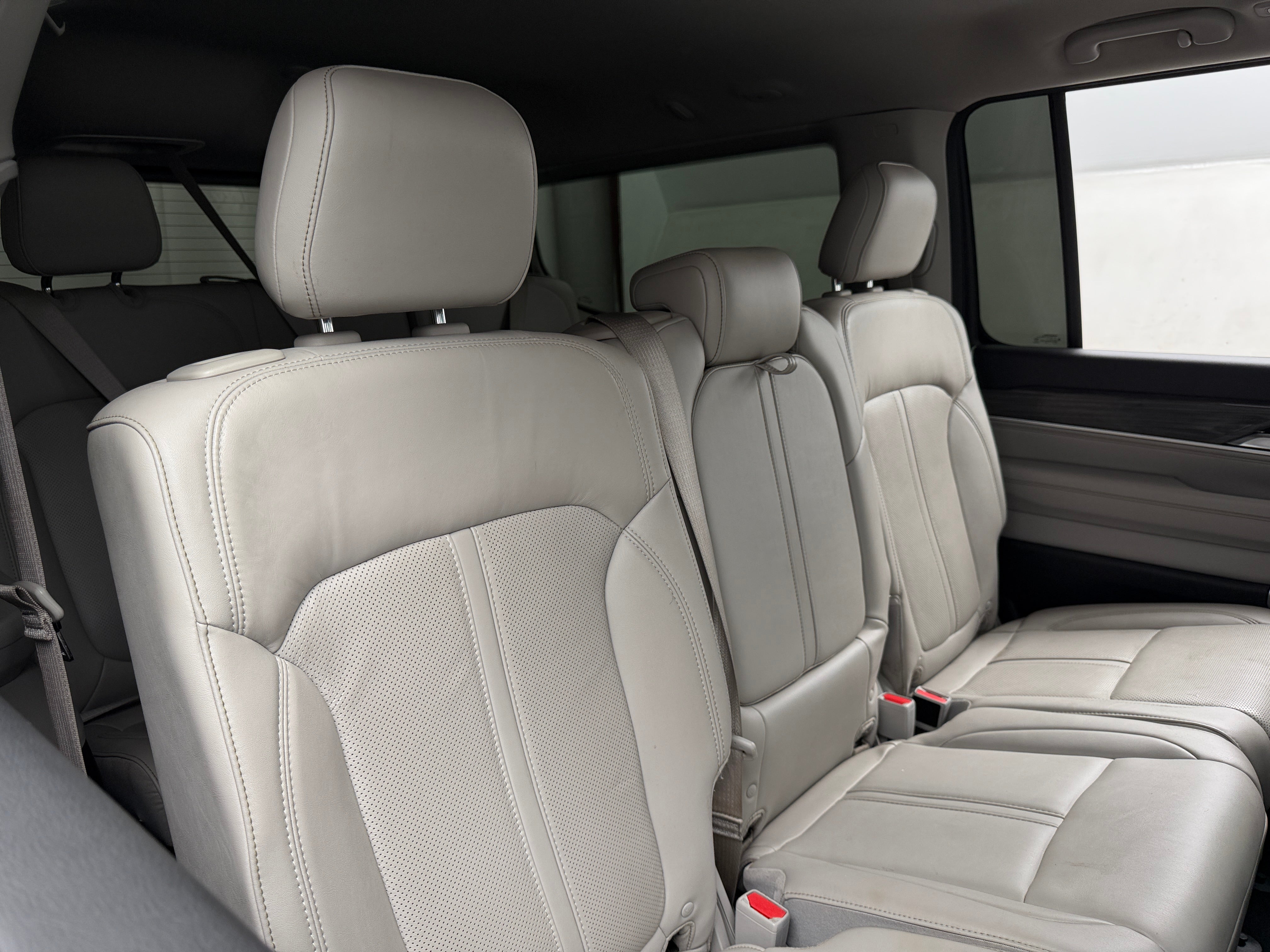 2022 Jeep Wagoneer