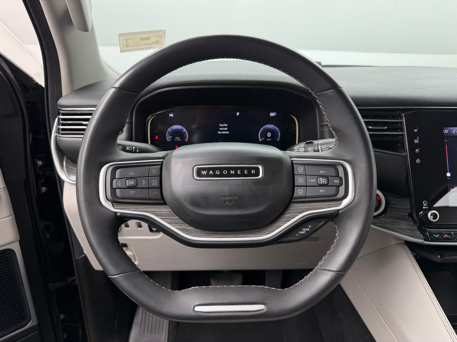 Thumbnail: 2022 Jeep Wagoneer - 4
