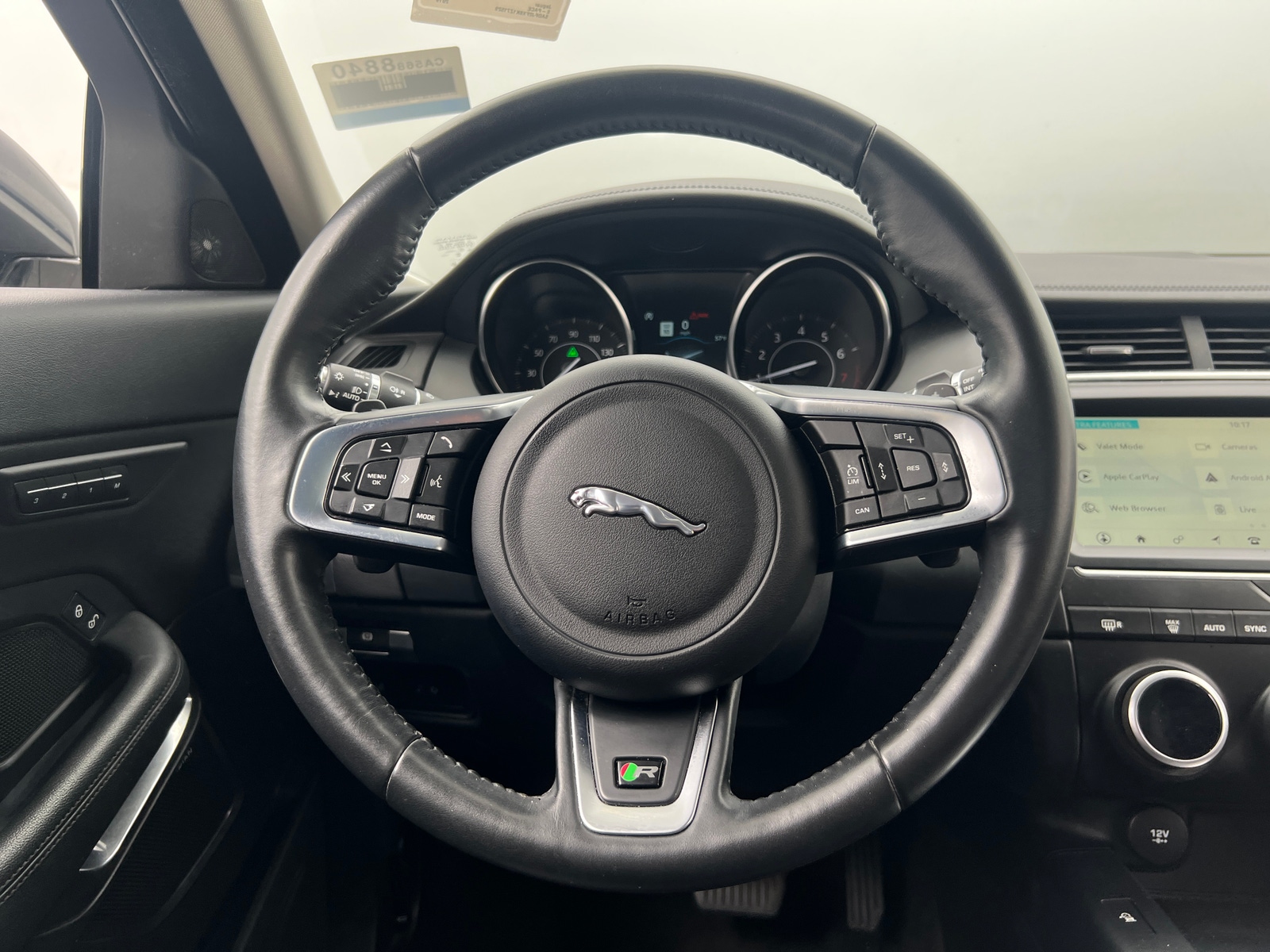 Thumbnail: 2019 Jaguar E-Pace - 4