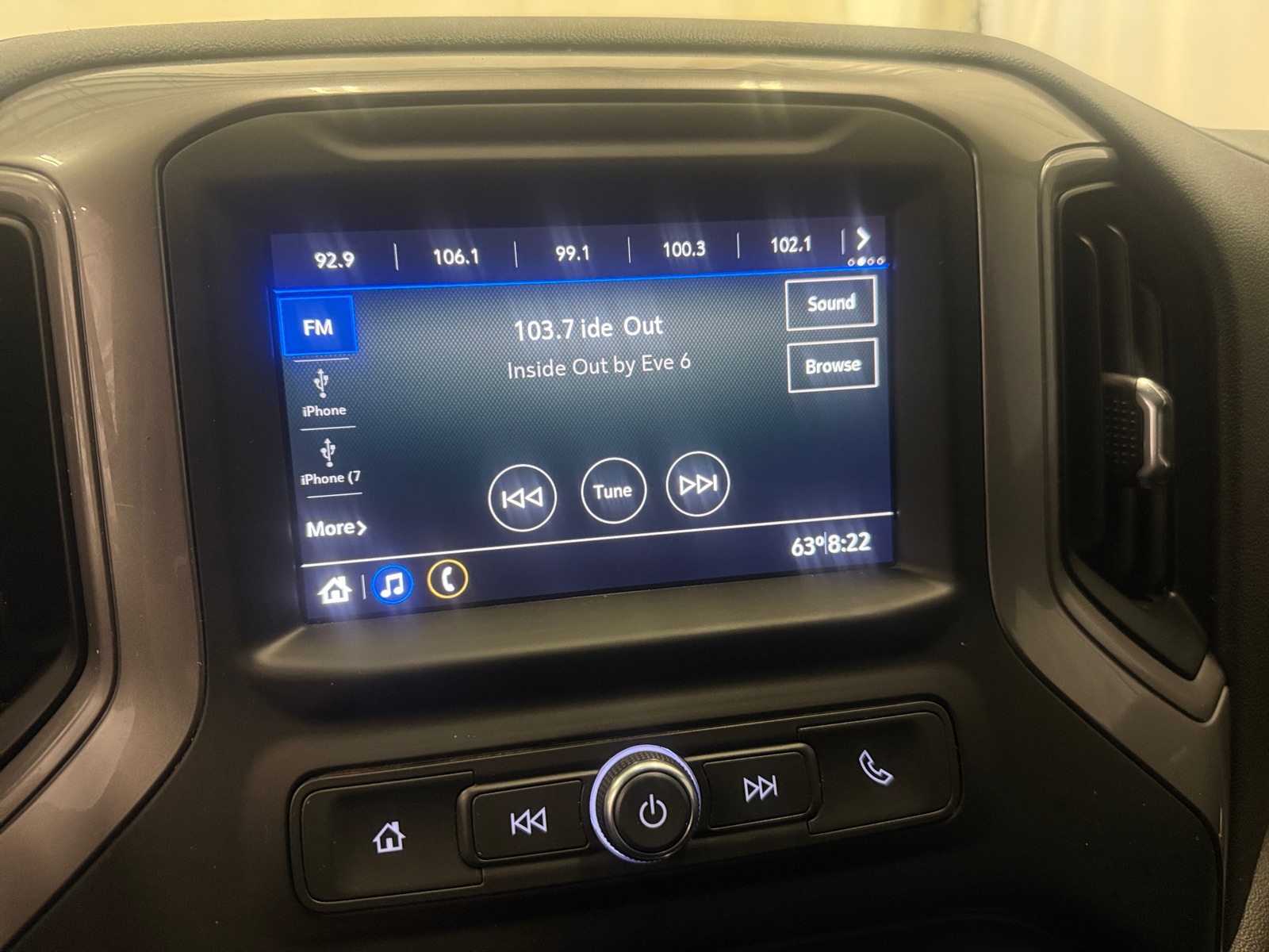 Thumbnail: 2022 Chevrolet Silverado 1500 - 3