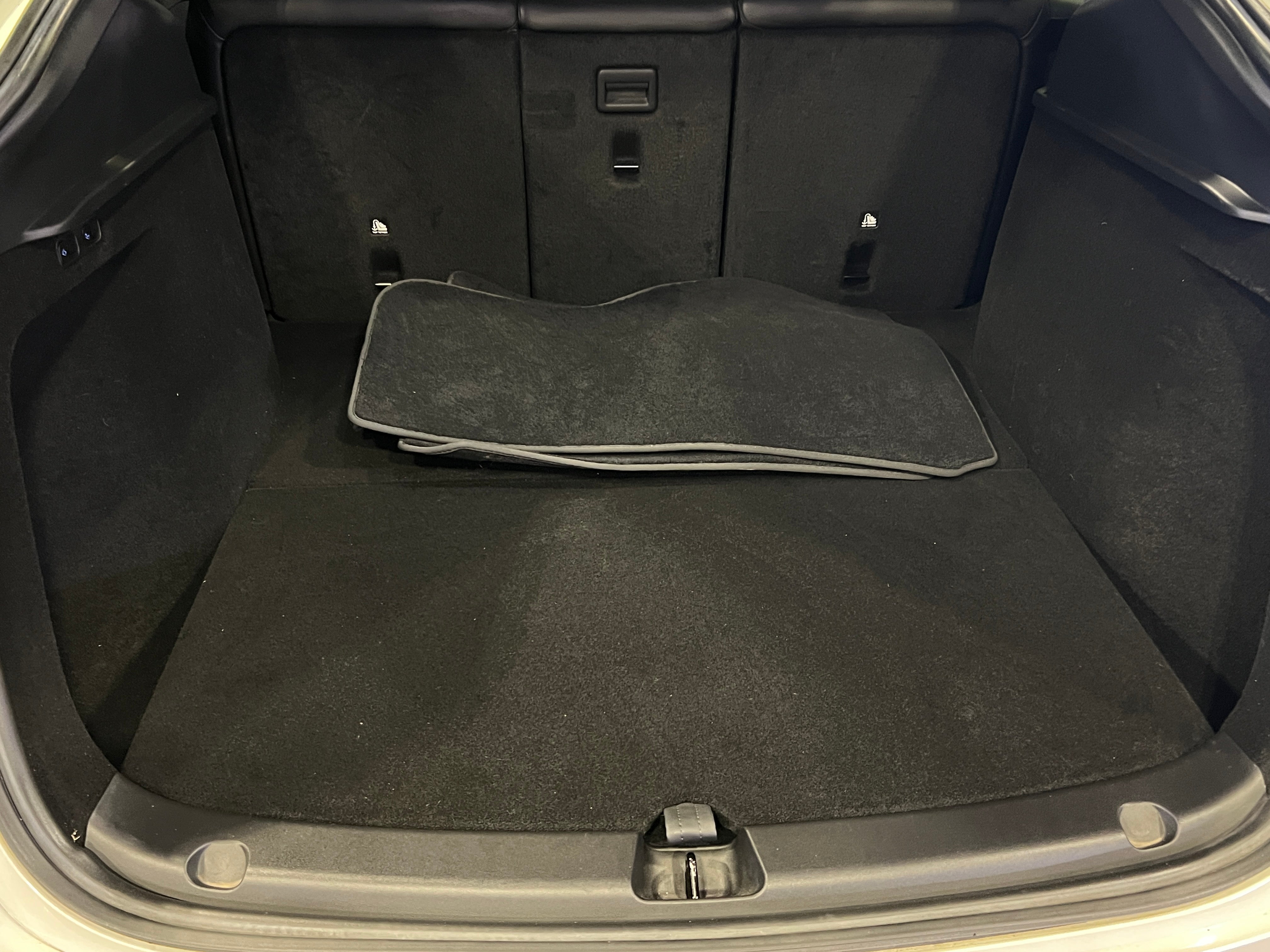Used 2022 Tesla Model Y Long Range with VIN 7SAYGDEE4NA018133 for sale in Oak Creek, WI
