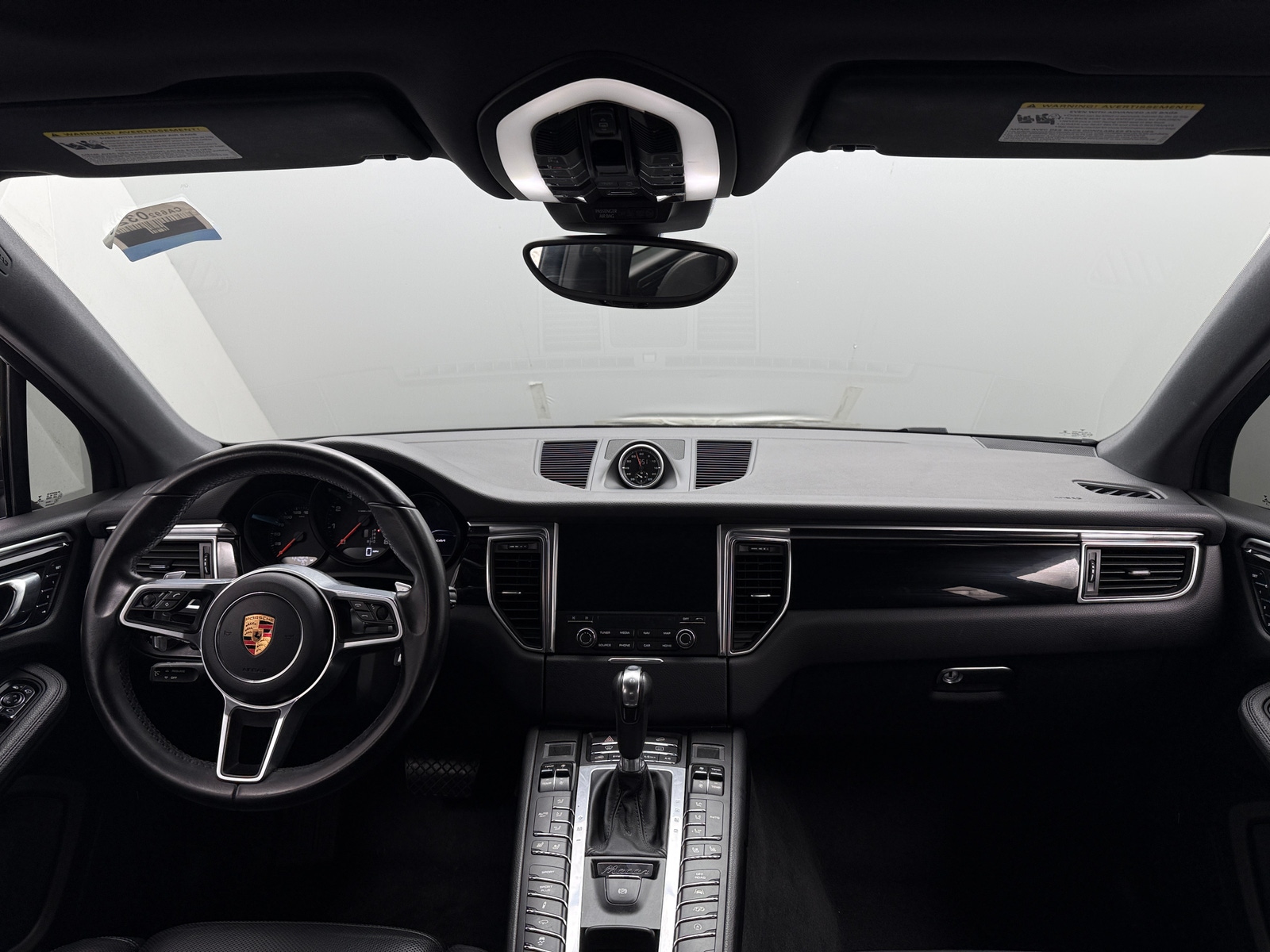 Thumbnail: 2018 Porsche Macan - 3