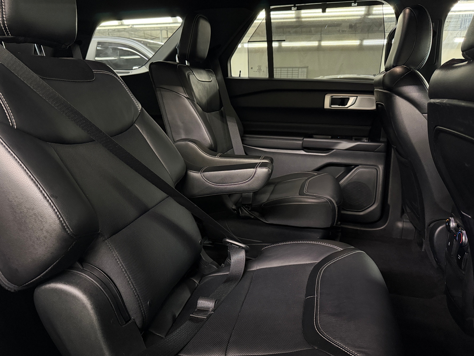 Thumbnail: 2020 Ford Explorer - 5