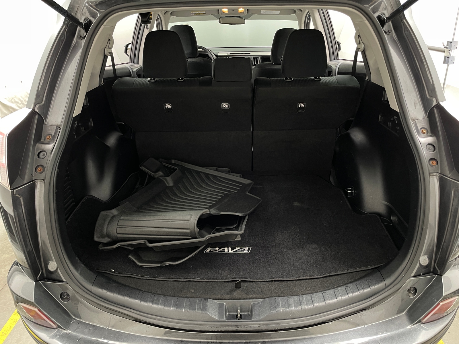 Thumbnail: 2018 Toyota RAV4 - 7