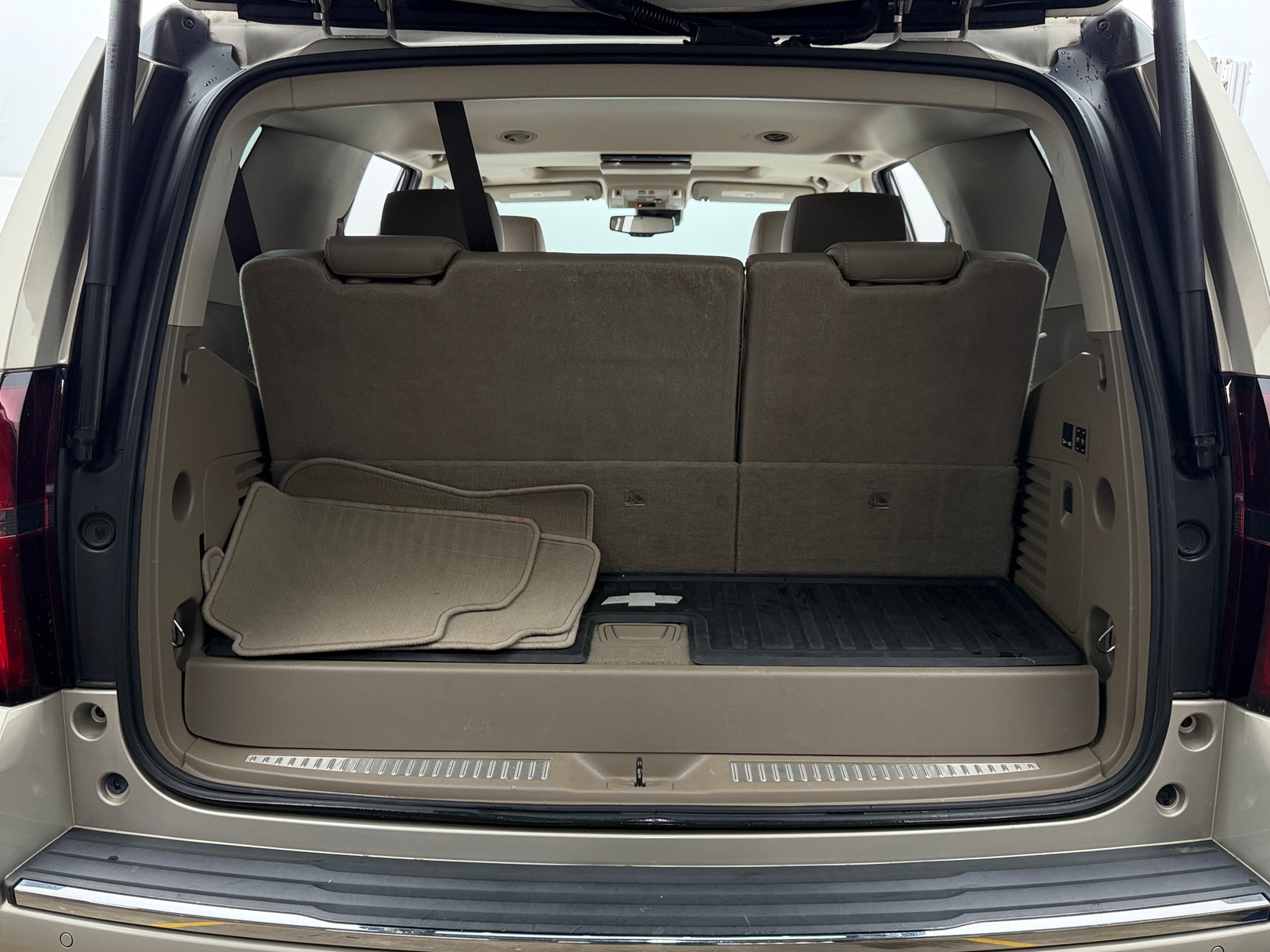 Thumbnail: 2017 Chevrolet Tahoe - 6