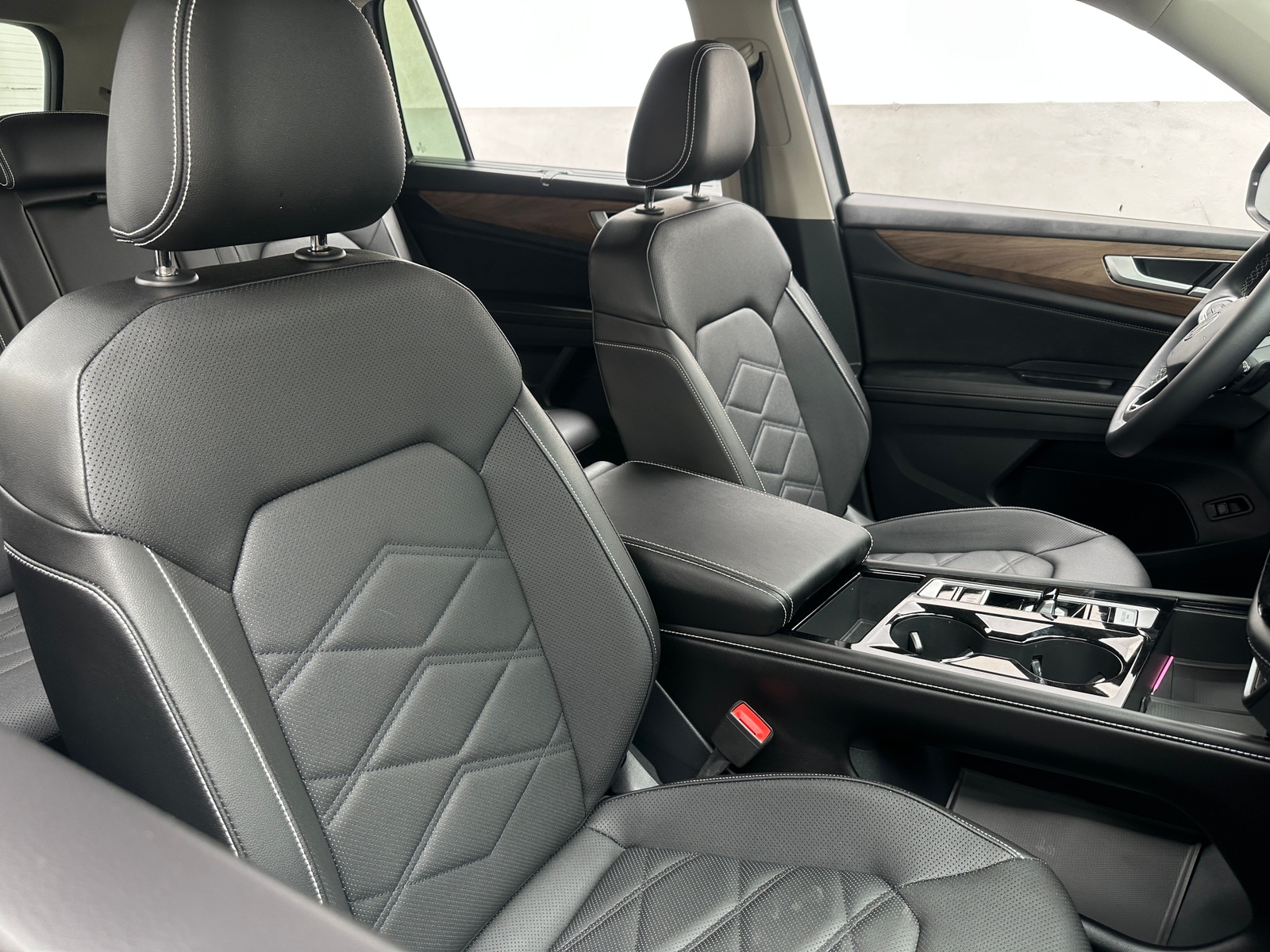 Thumbnail: 2024 Volkswagen Atlas - 2