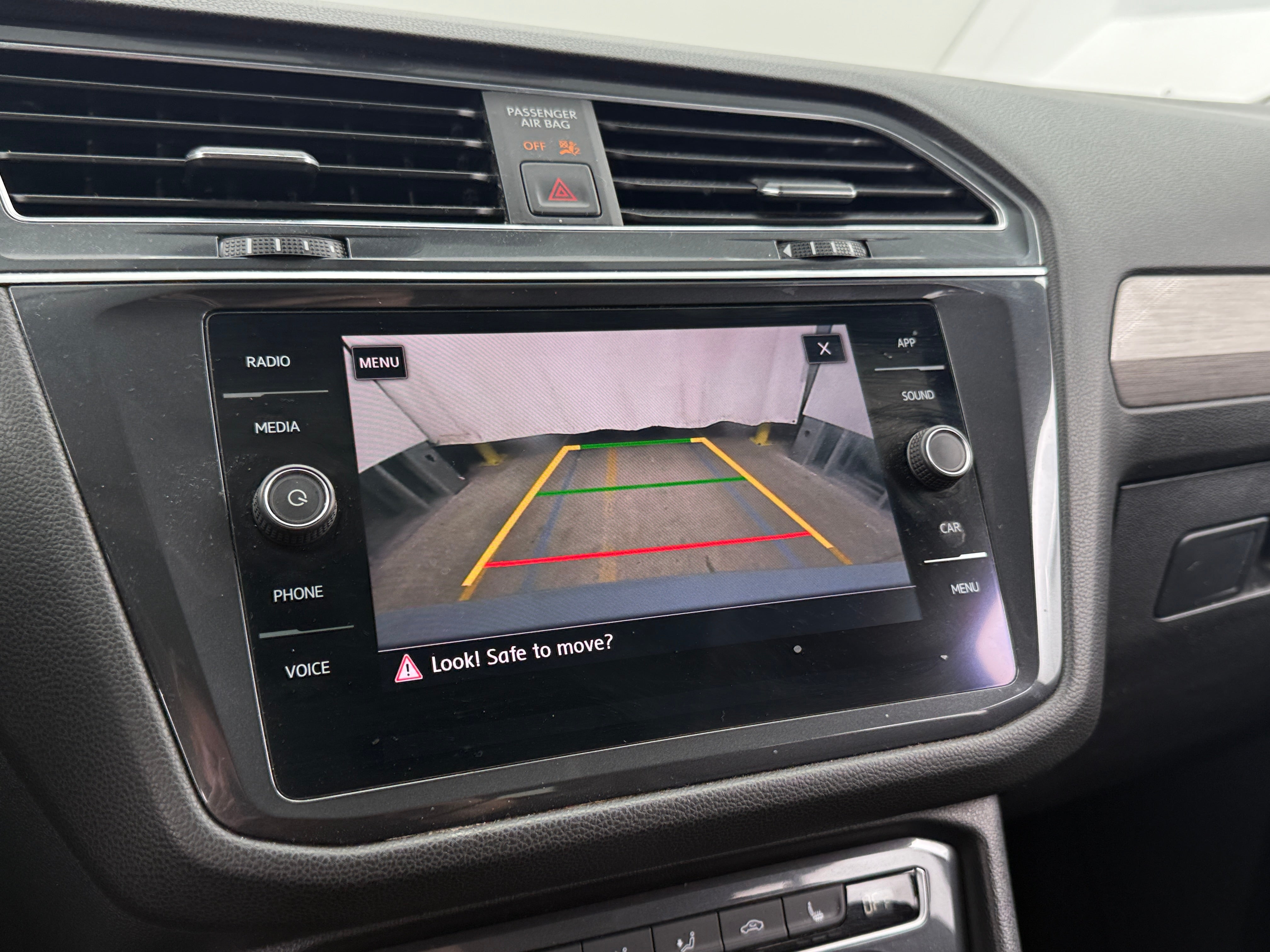 2019 Volkswagen Tiguan SE - Photo 16