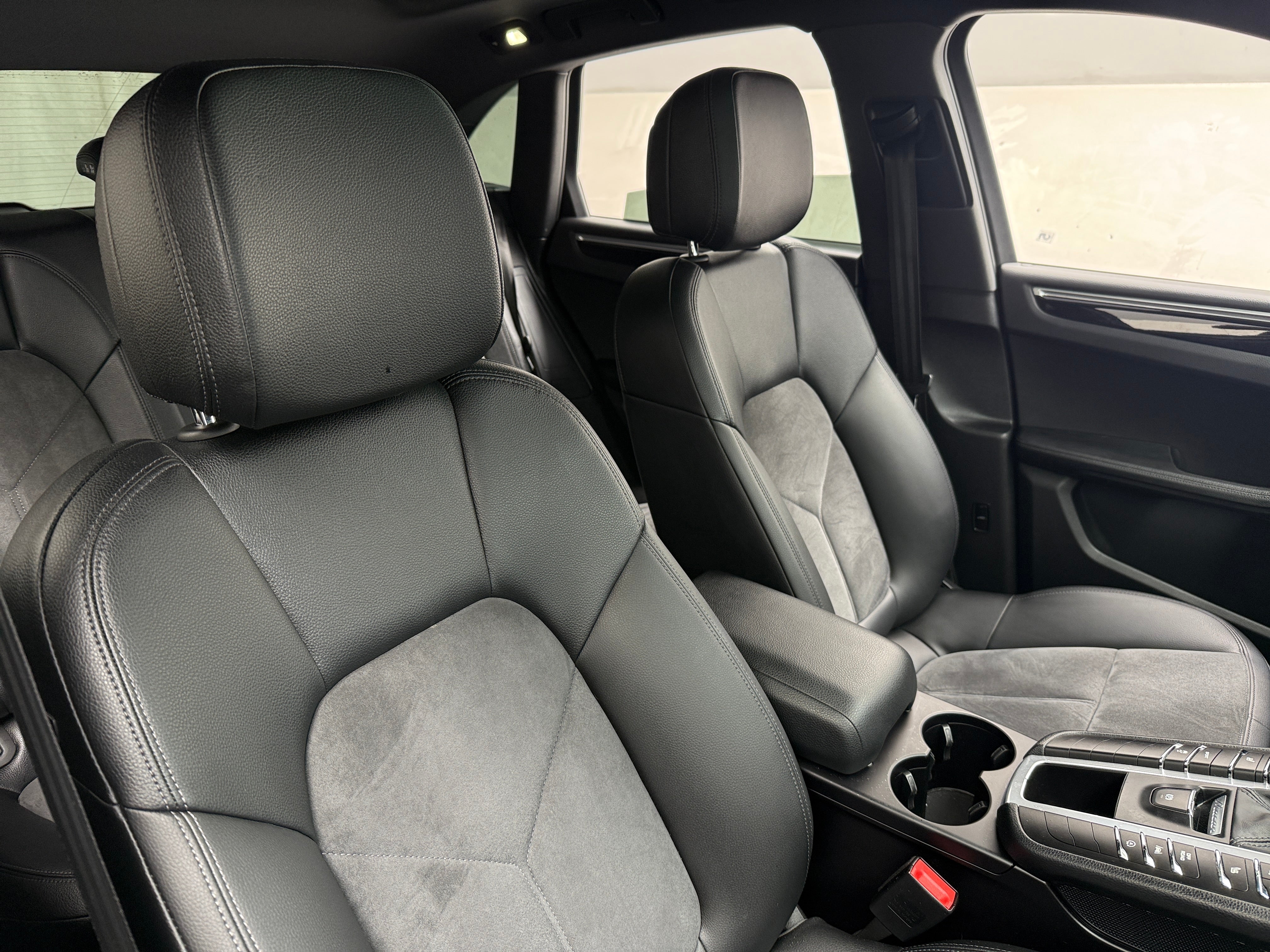 2017 Porsche Macan Base