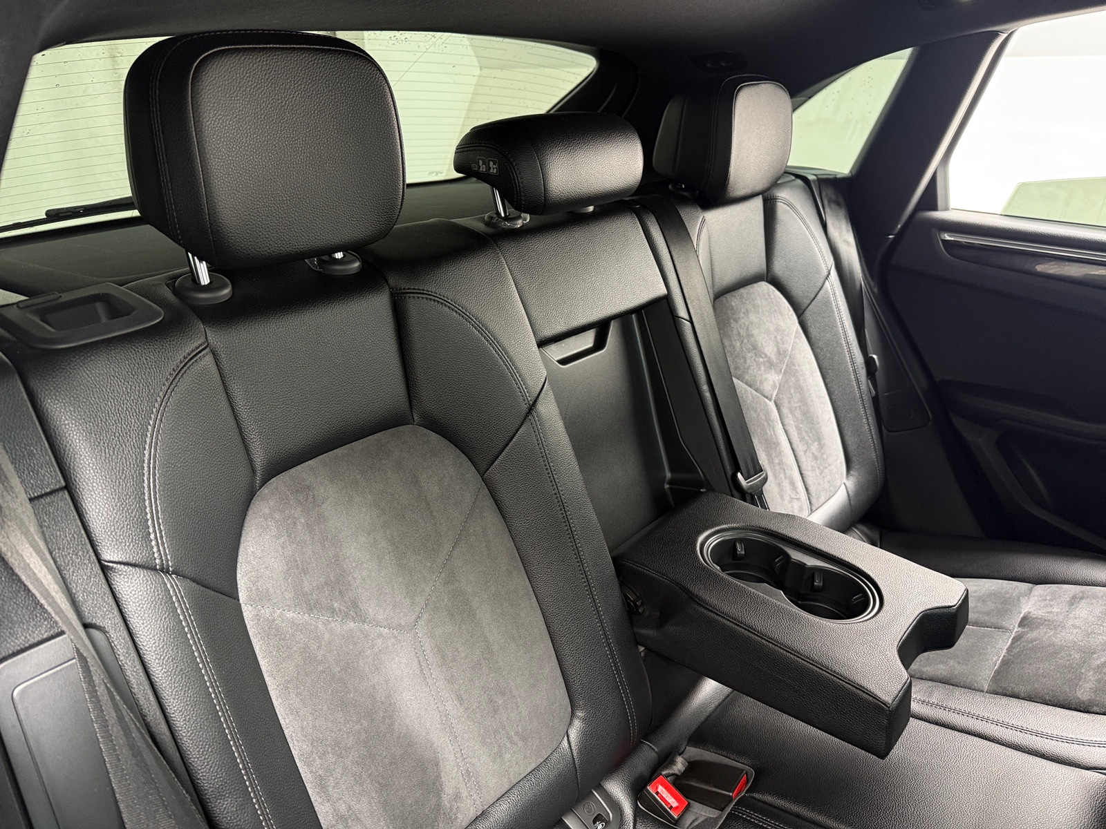 Thumbnail: 2017 Porsche Macan - 5