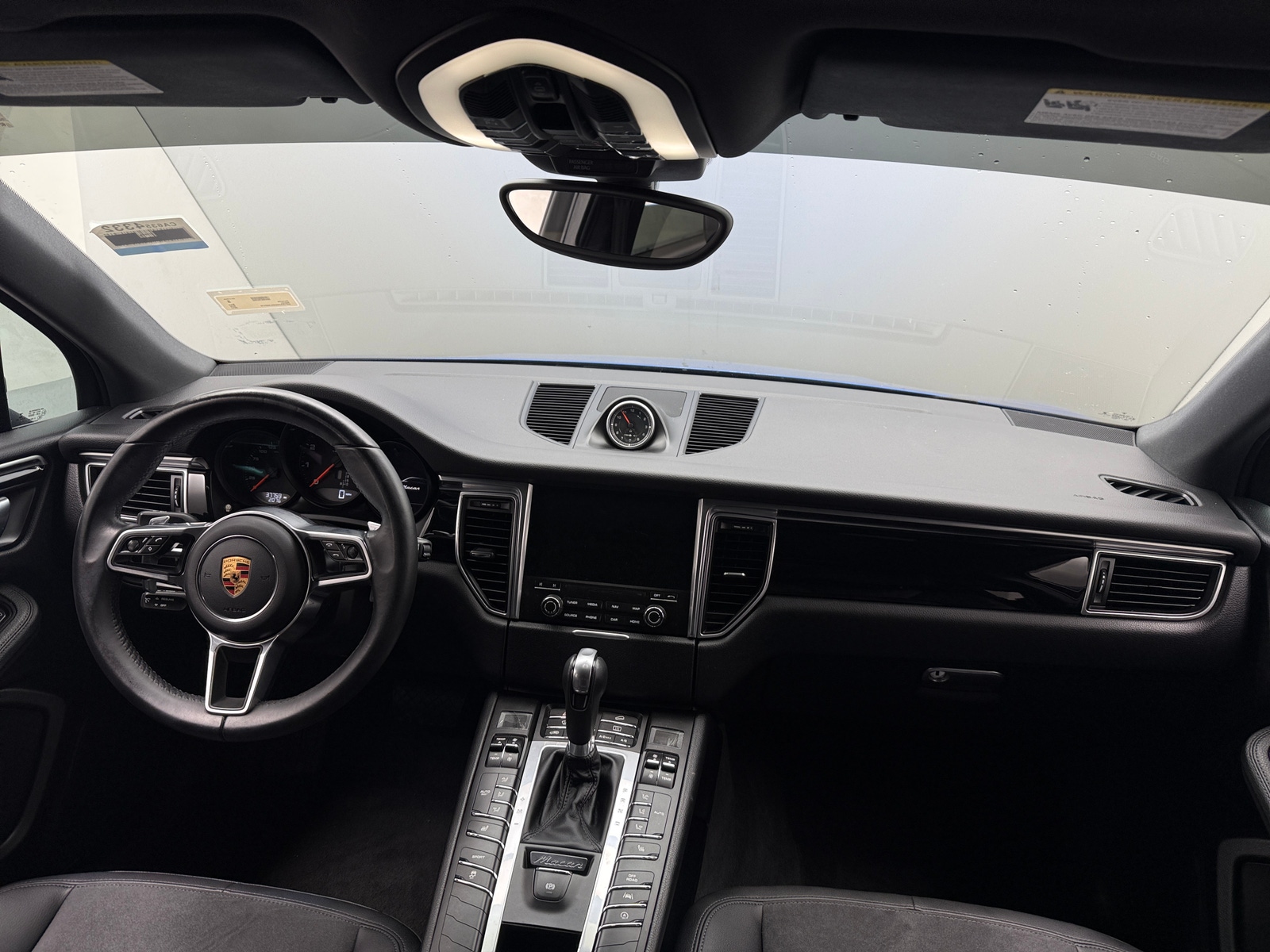 Thumbnail: 2017 Porsche Macan - 2