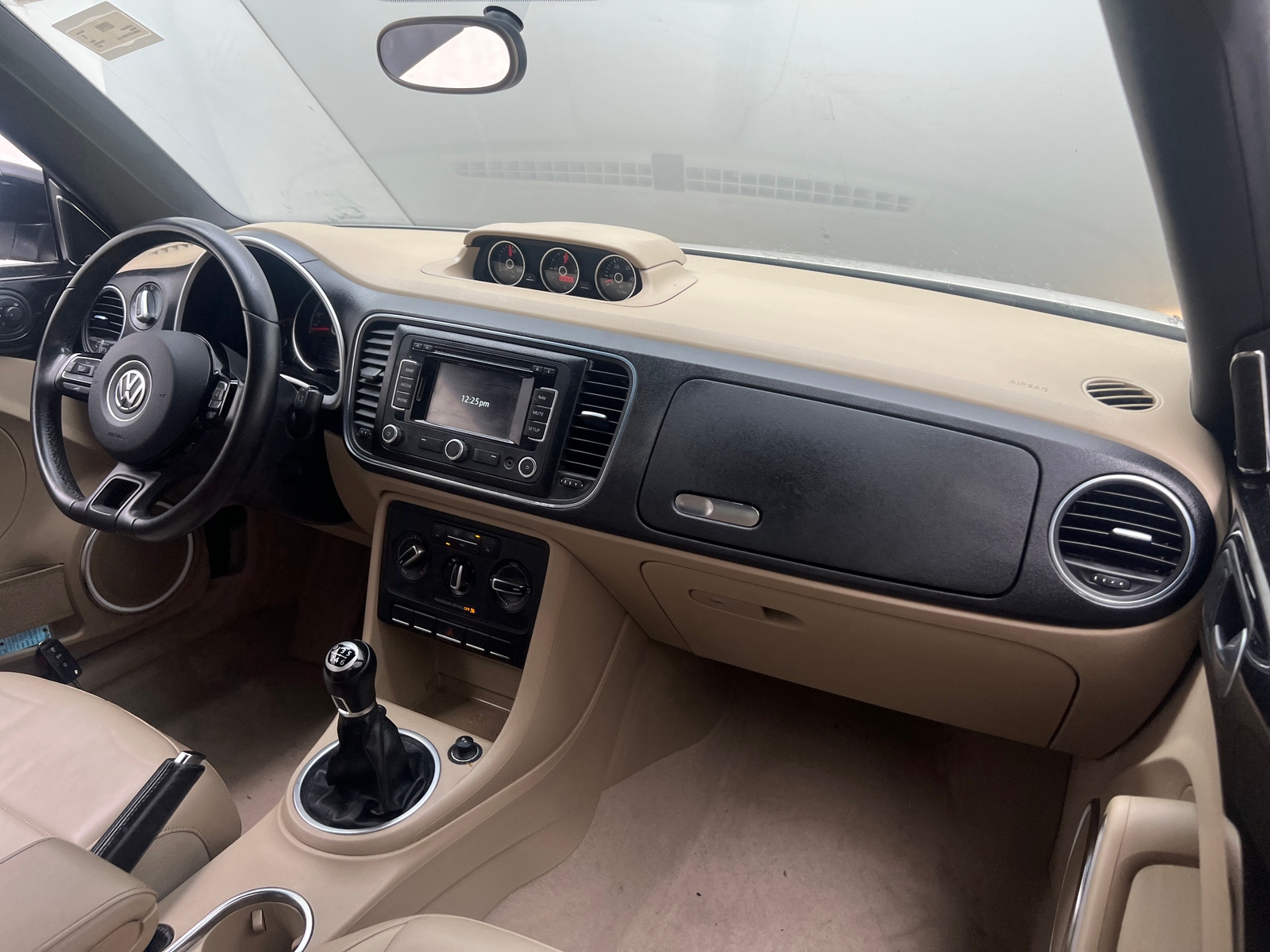 Thumbnail: 2013 Volkswagen Beetle - 3