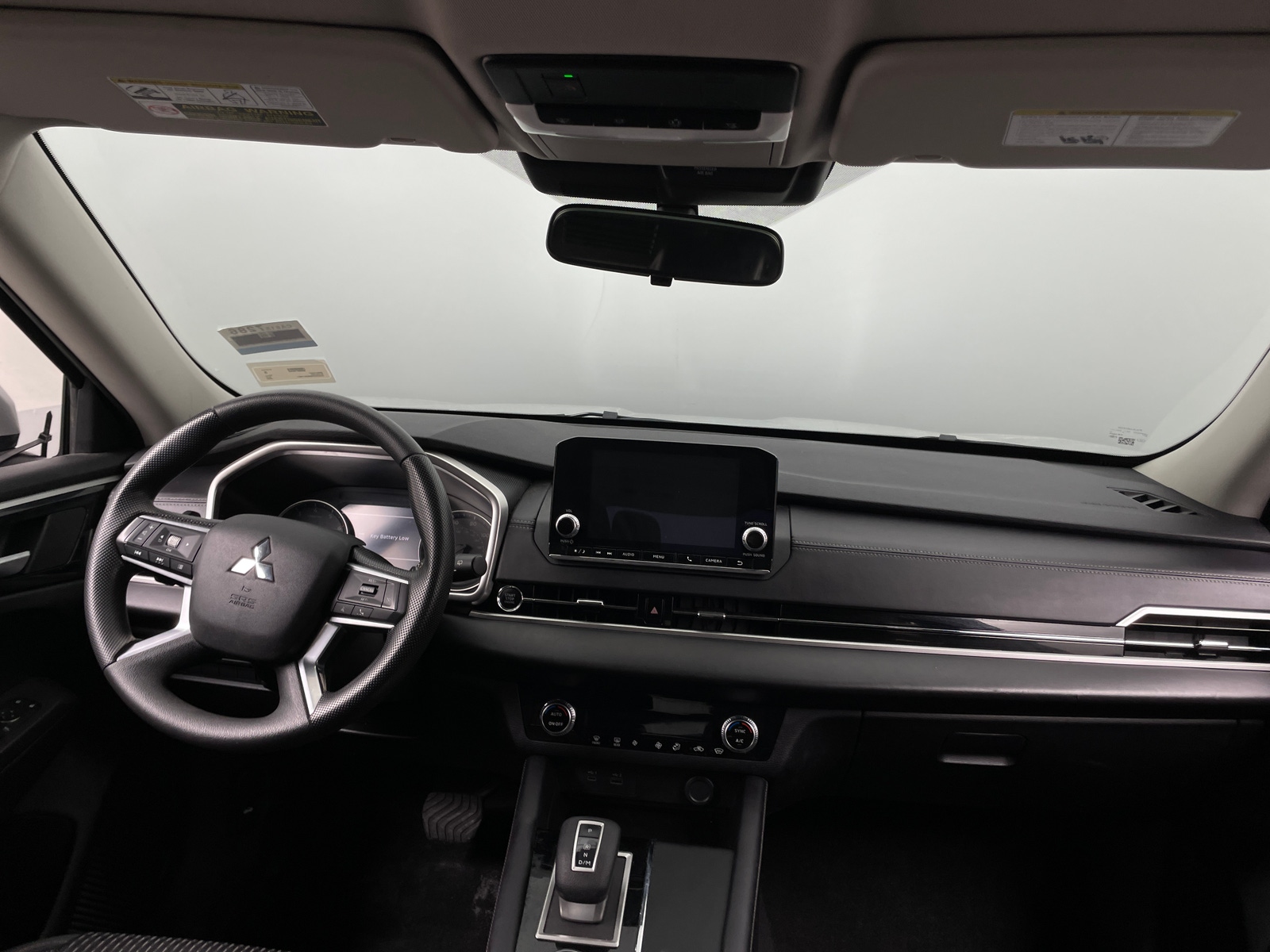 Thumbnail: 2024 Mitsubishi Outlander - 3