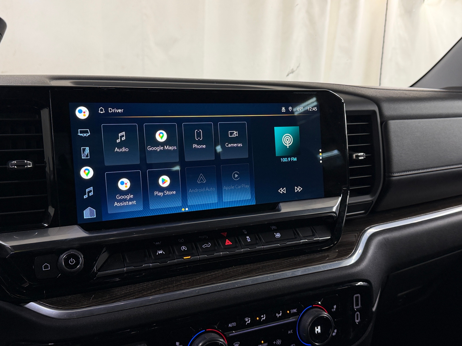 Thumbnail: 2022 Chevrolet Silverado 1500 - 4