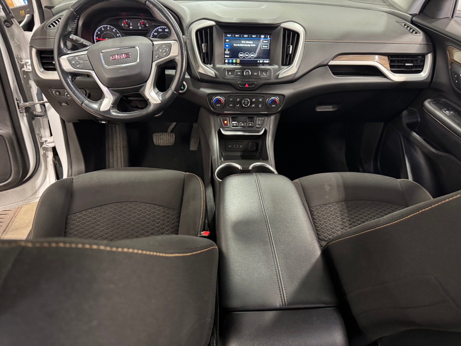 Thumbnail: 2018 GMC Terrain - 3