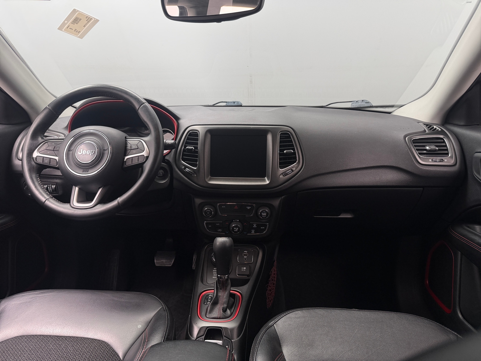 Thumbnail: 2018 Jeep Compass - 3