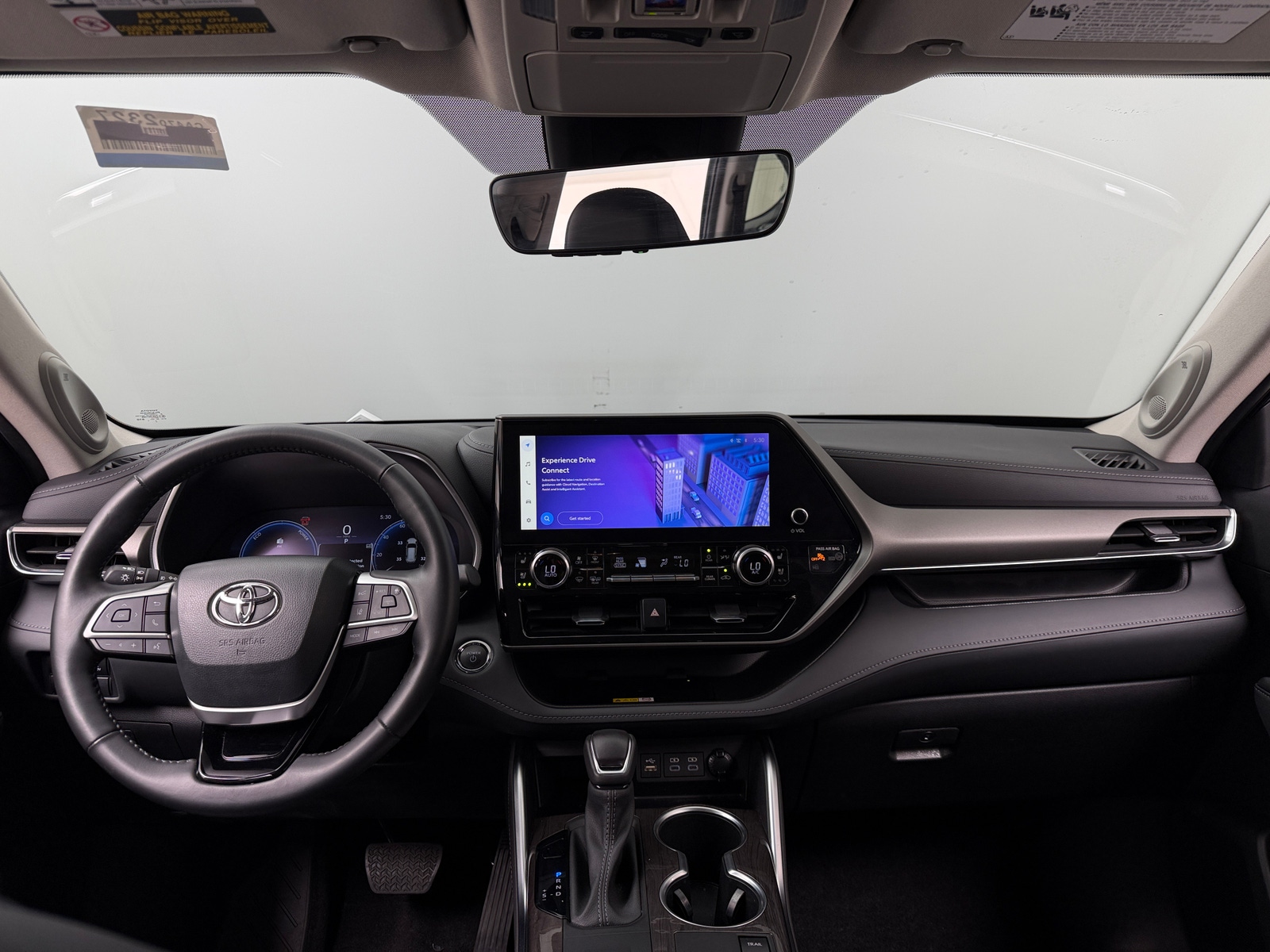 Thumbnail: 2023 Toyota Highlander - 2