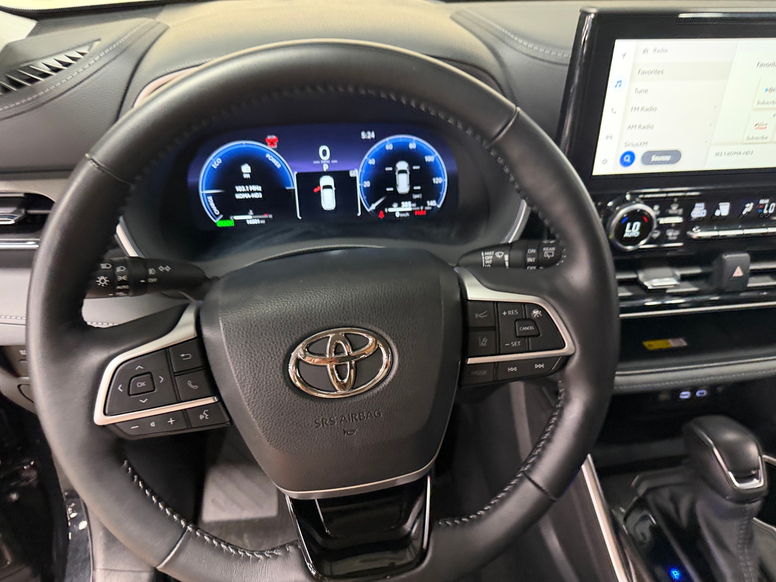 Thumbnail: 2023 Toyota Highlander - 4