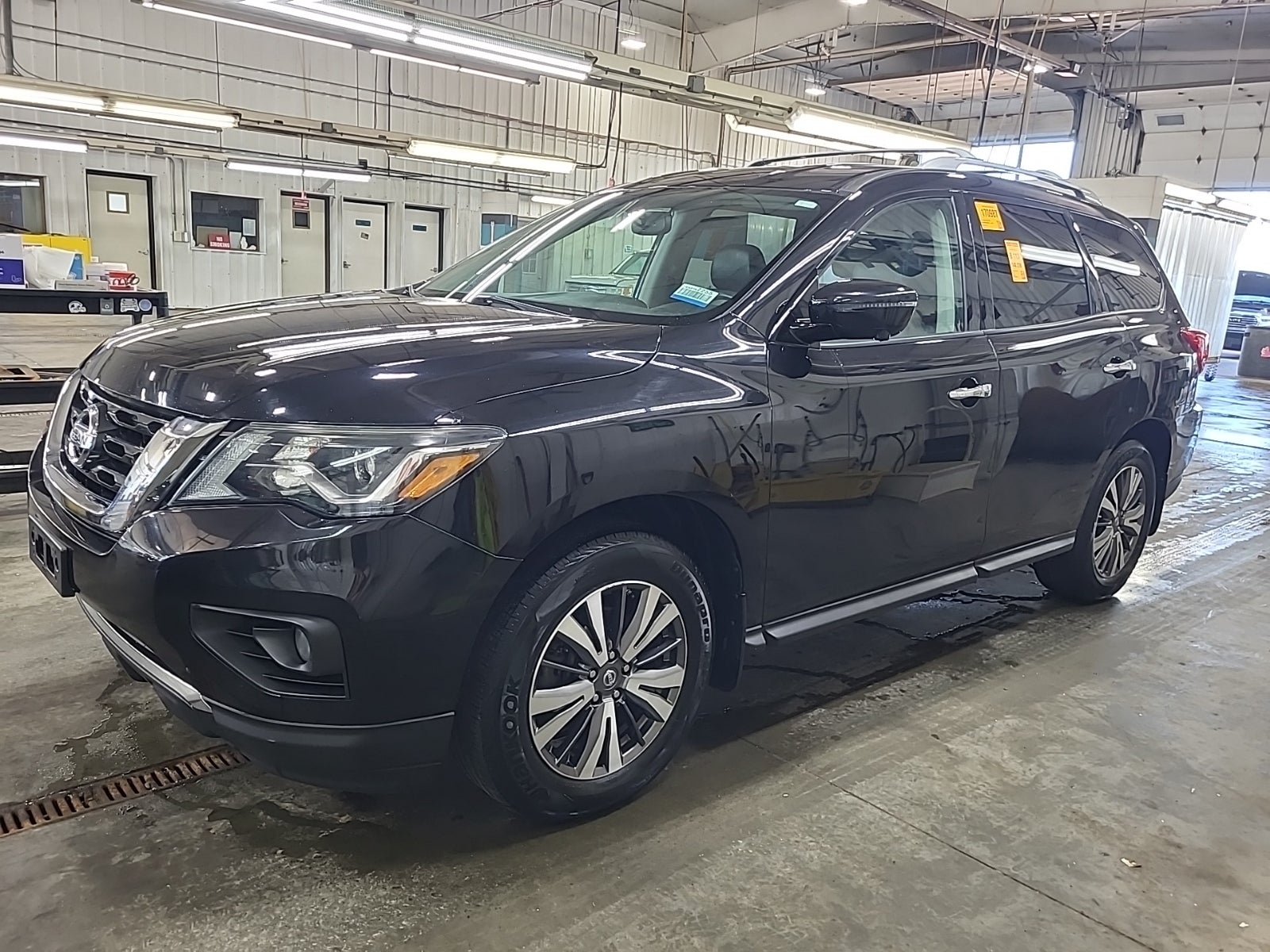 2017 Nissan Pathfinder SL