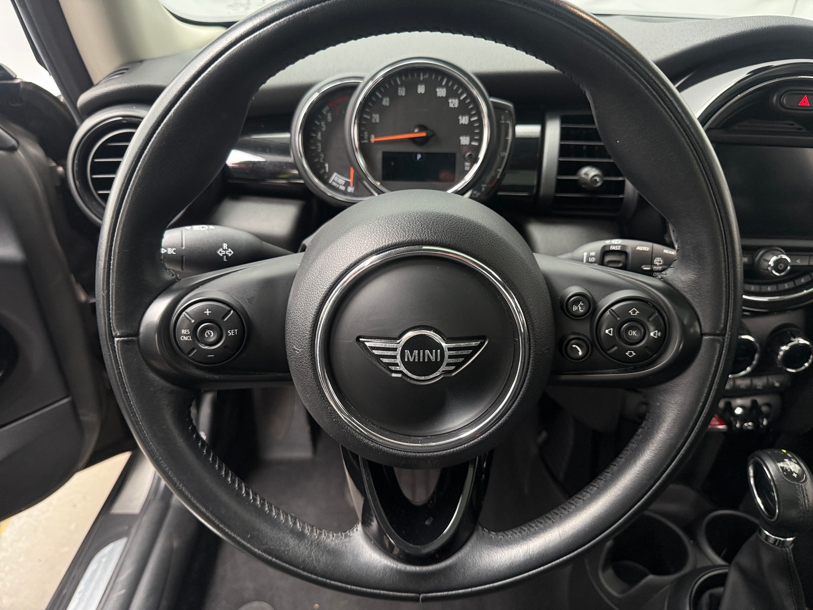 Thumbnail: 2019 MINI Cooper Hardtop - 4