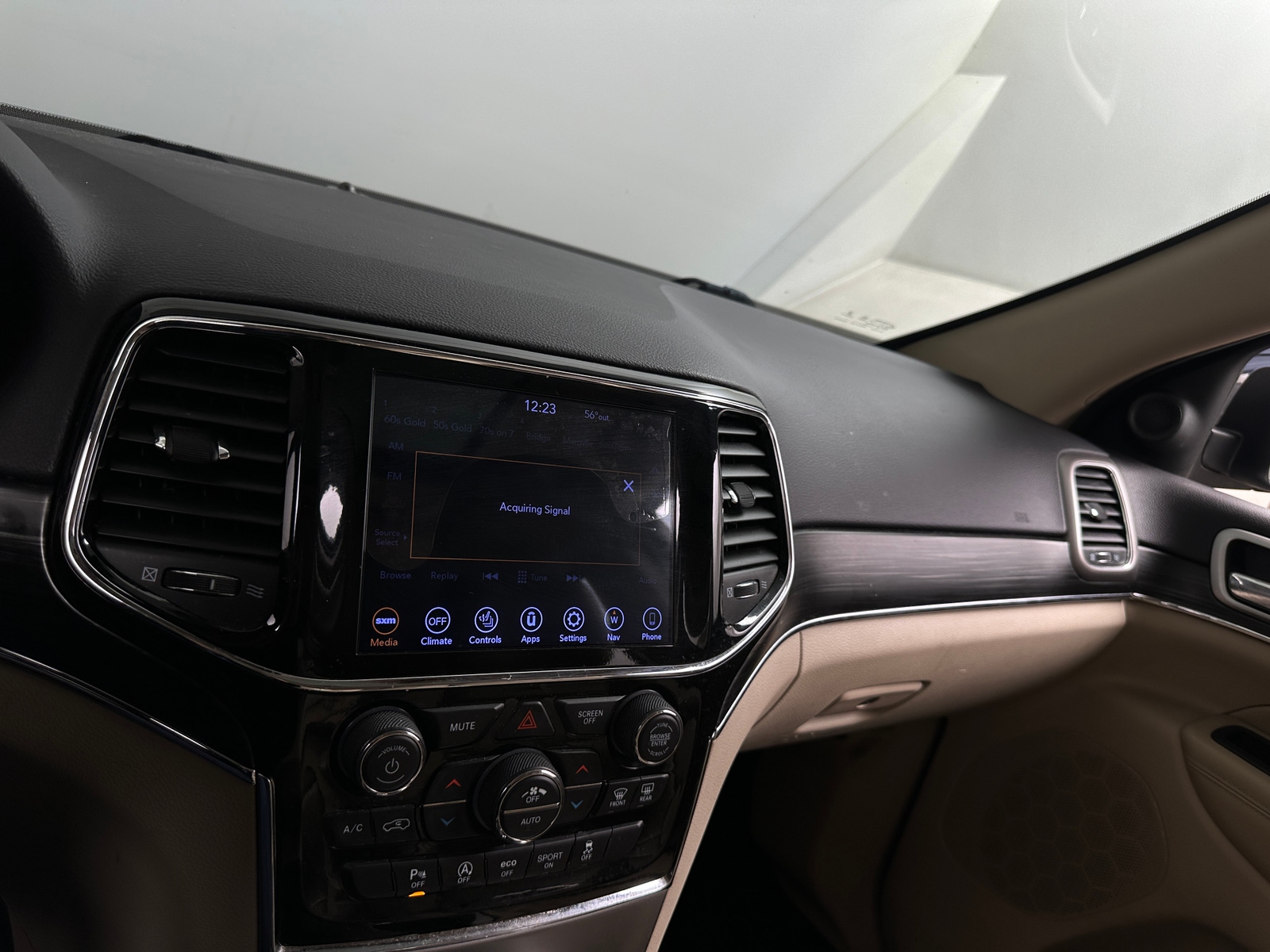 Thumbnail: 2019 Jeep Grand Cherokee - 3