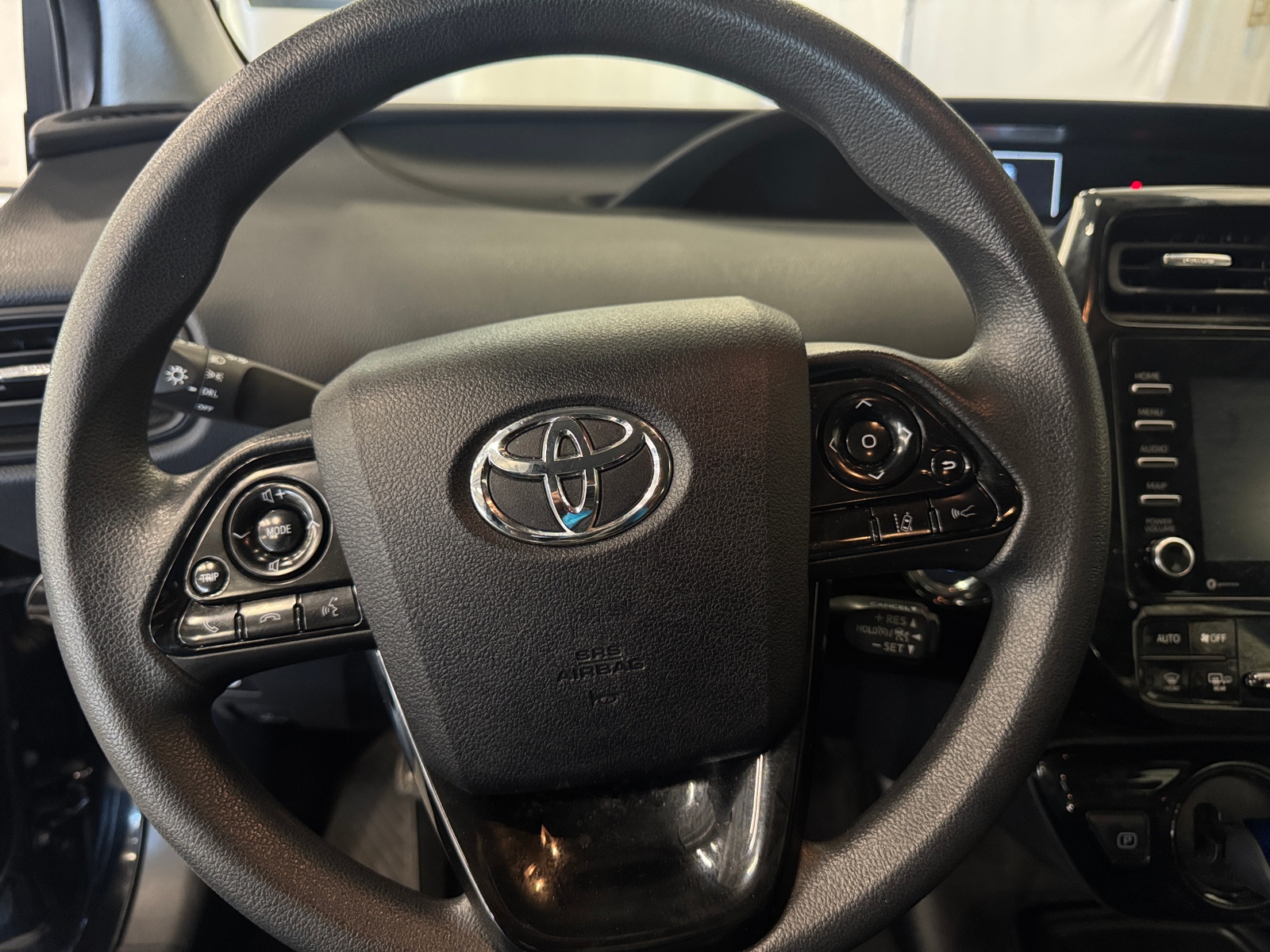 Thumbnail: 2022 Toyota Prius - 5