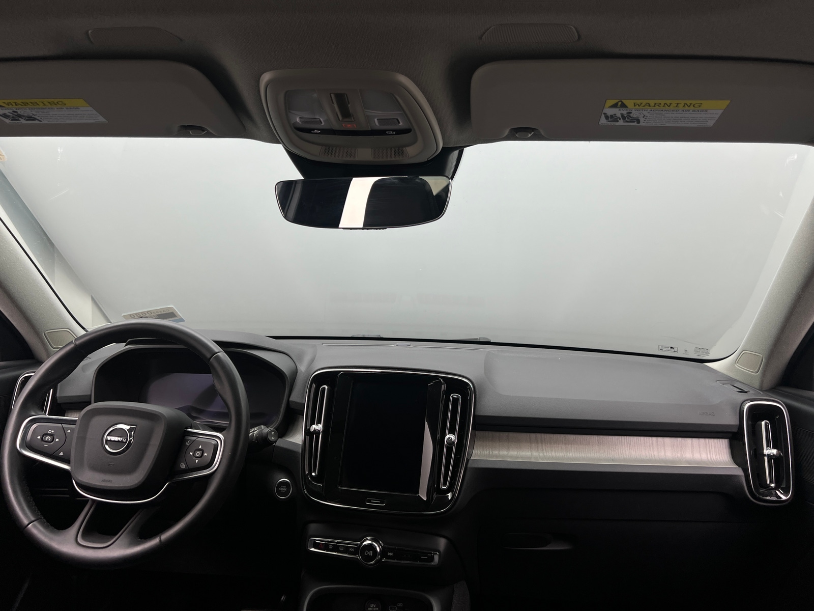 Thumbnail: 2024 Volvo XC40 - 2