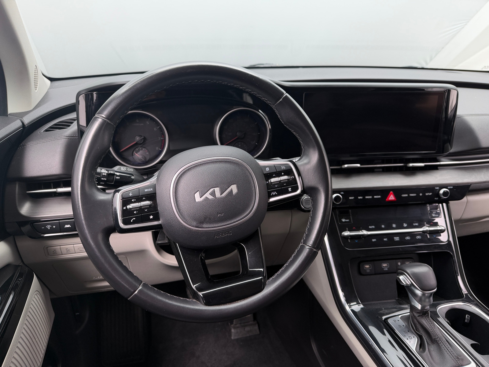 Thumbnail: 2022 Kia Carnival - 4