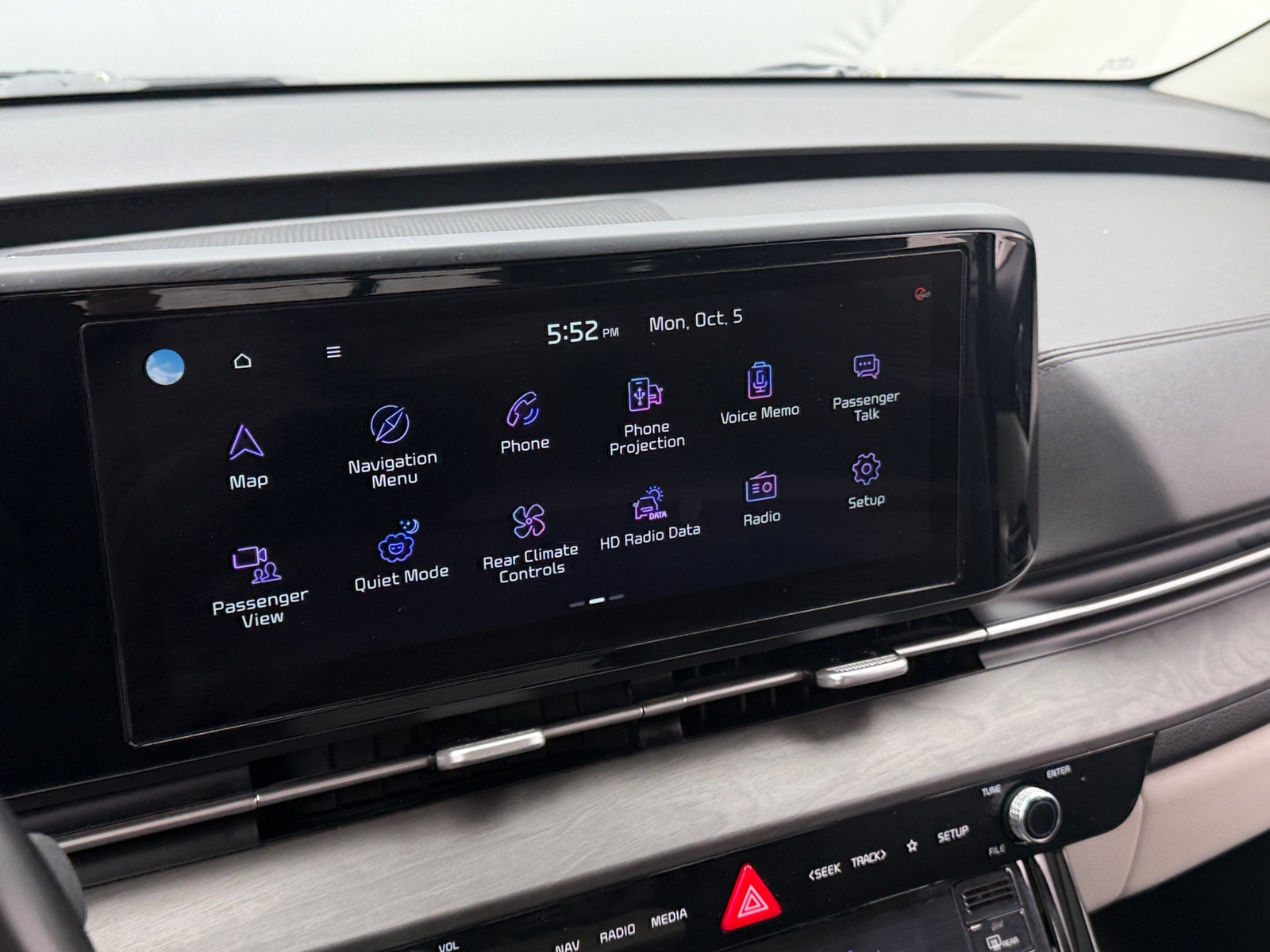 Thumbnail: 2022 Kia Carnival - 3