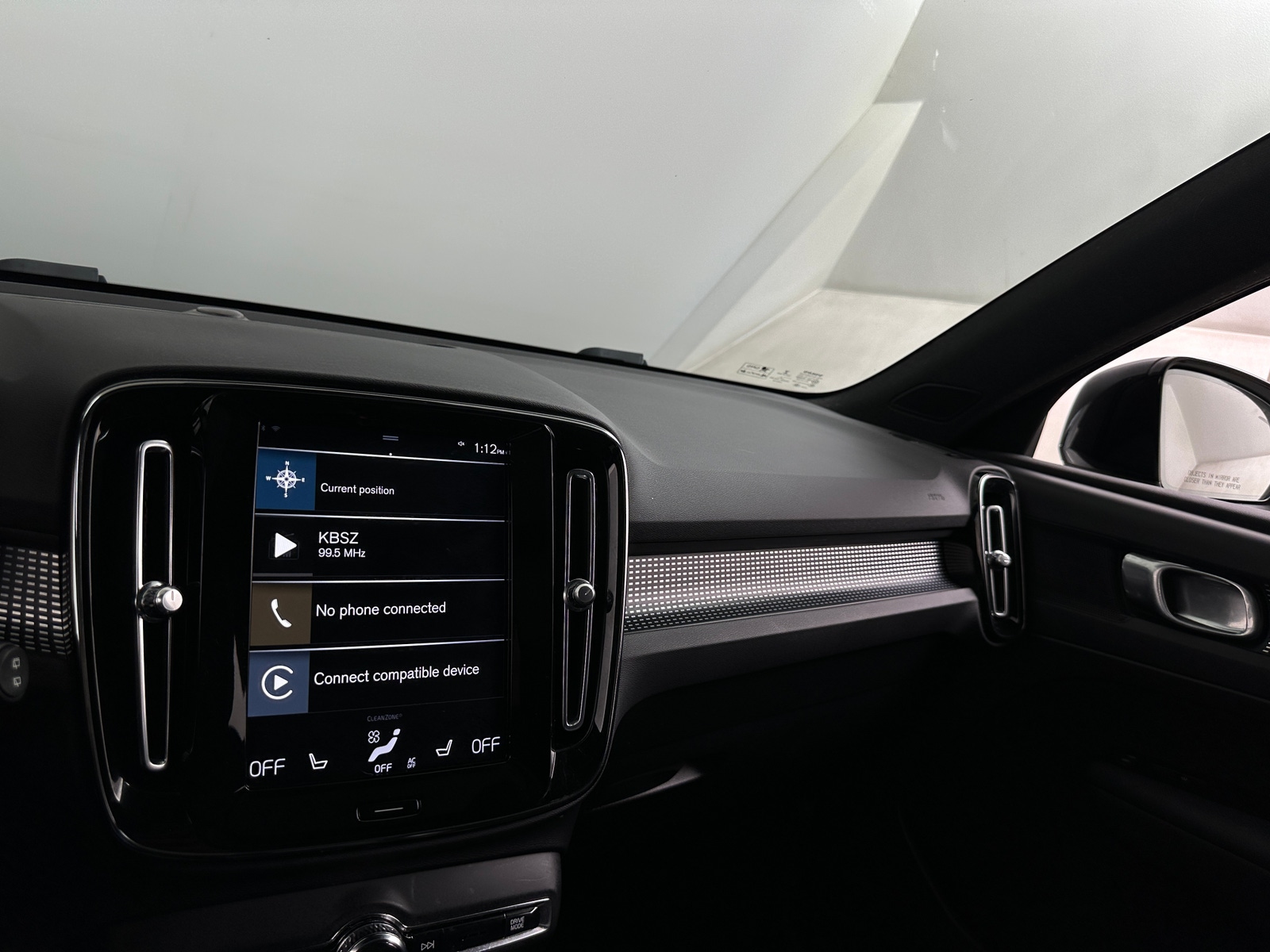 Thumbnail: 2021 Volvo XC40 - 3