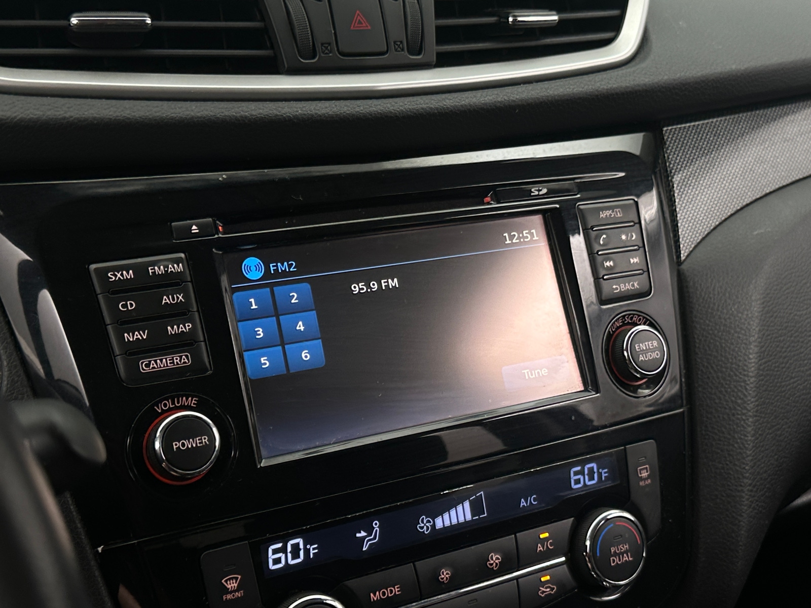 Thumbnail: 2015 Nissan Rogue - 3