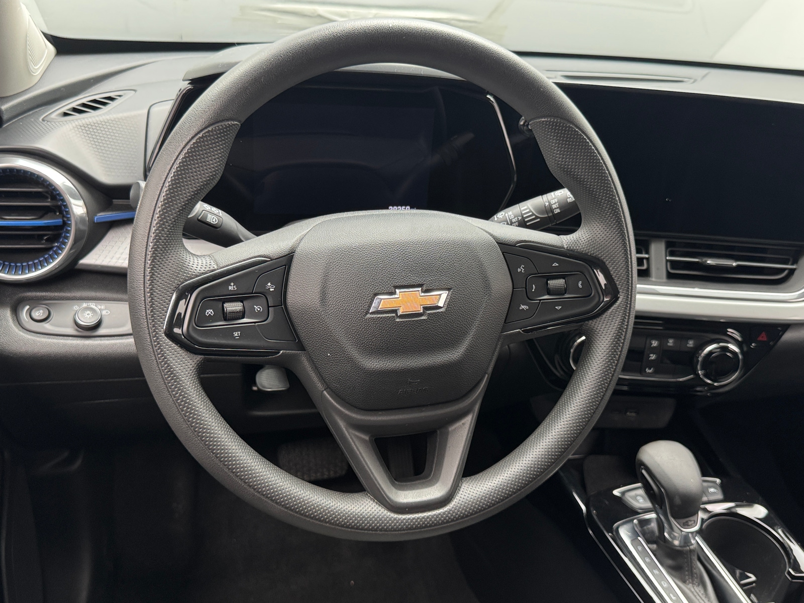 Thumbnail: 2025 Chevrolet Trax - 4