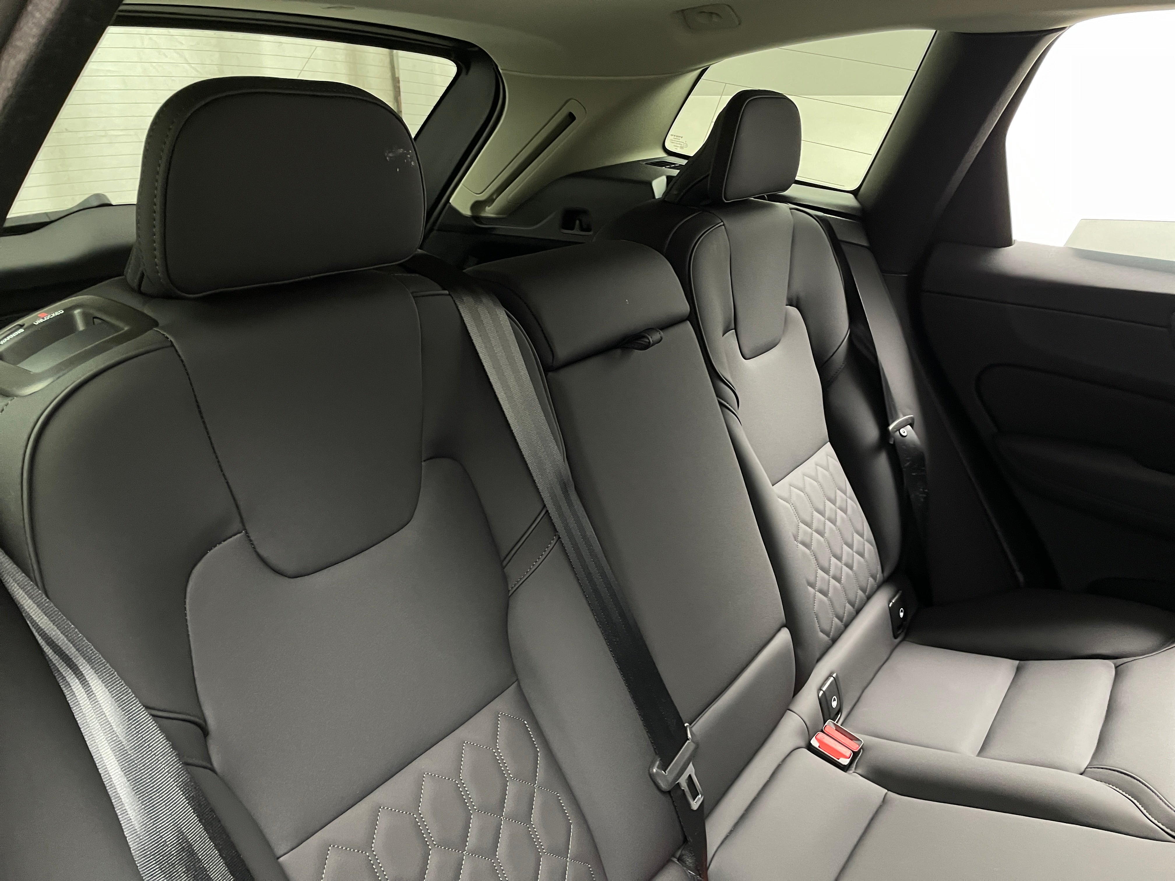 2026 Volvo XC60 Plus - Photo 4