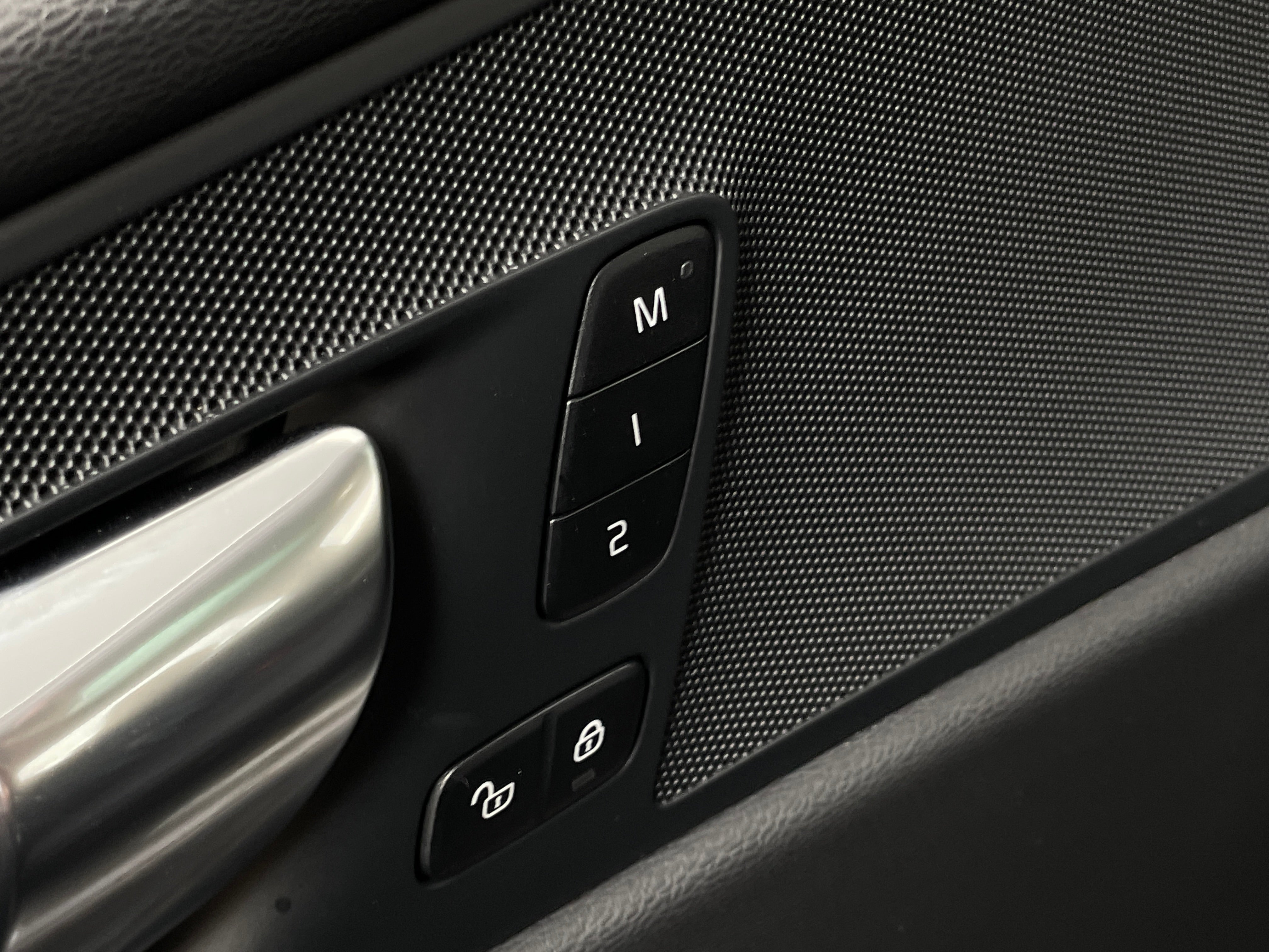 2026 Volvo XC60 Plus - Photo 6