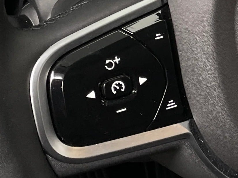 2026 Volvo XC60 Plus - Photo 12
