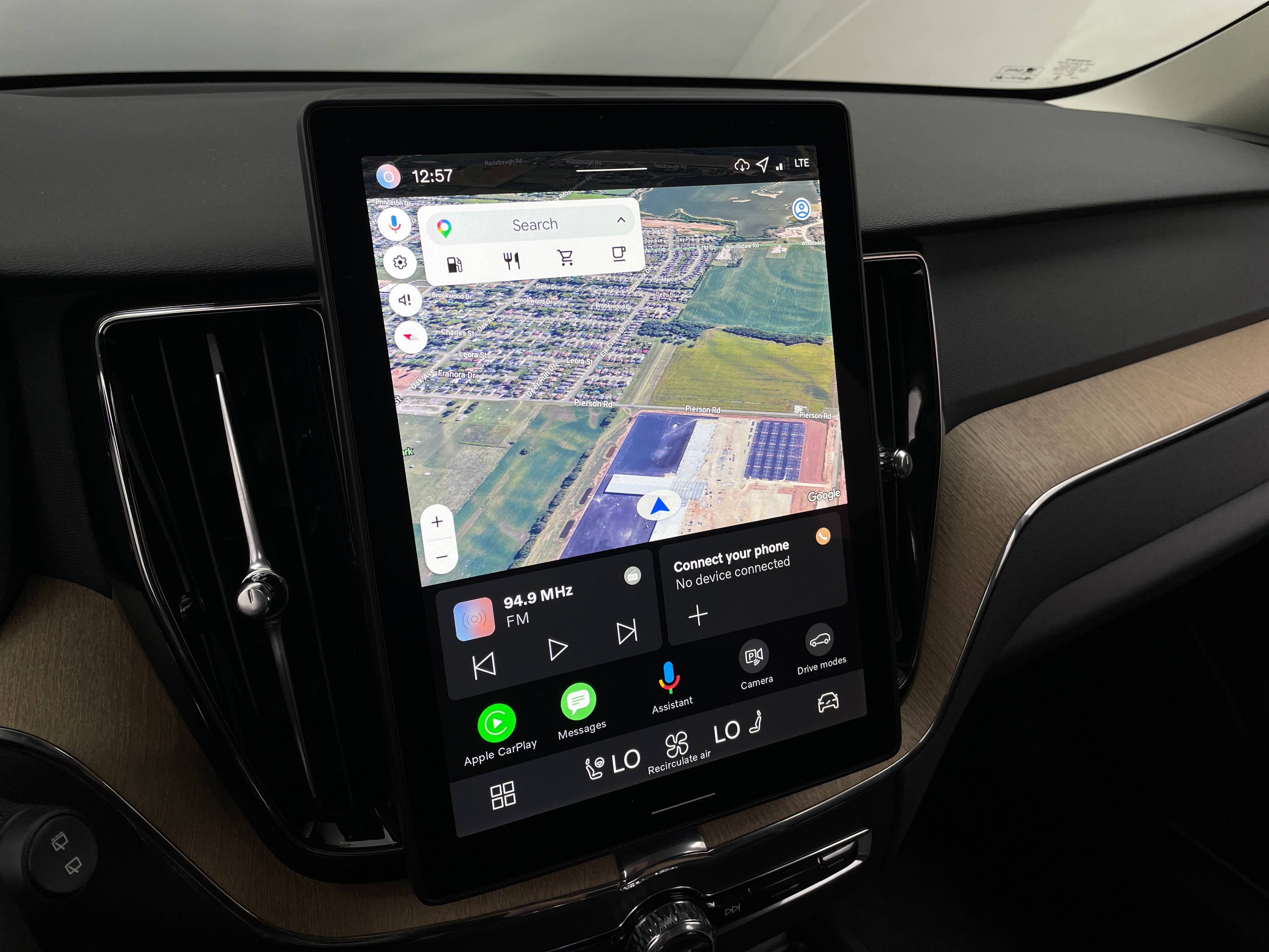 2026 Volvo XC60 Plus - Photo 14