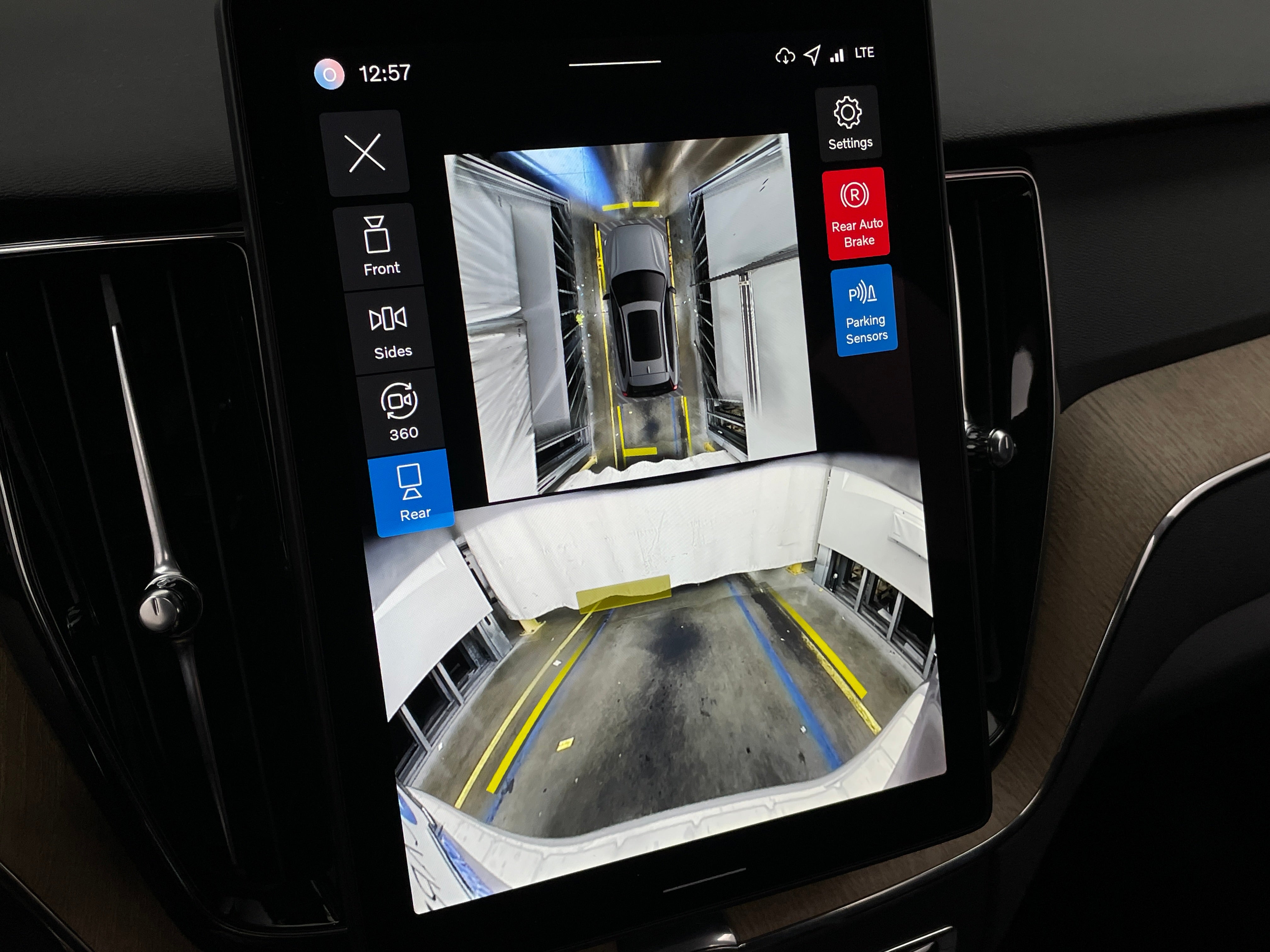 2026 Volvo XC60 Plus - Photo 15
