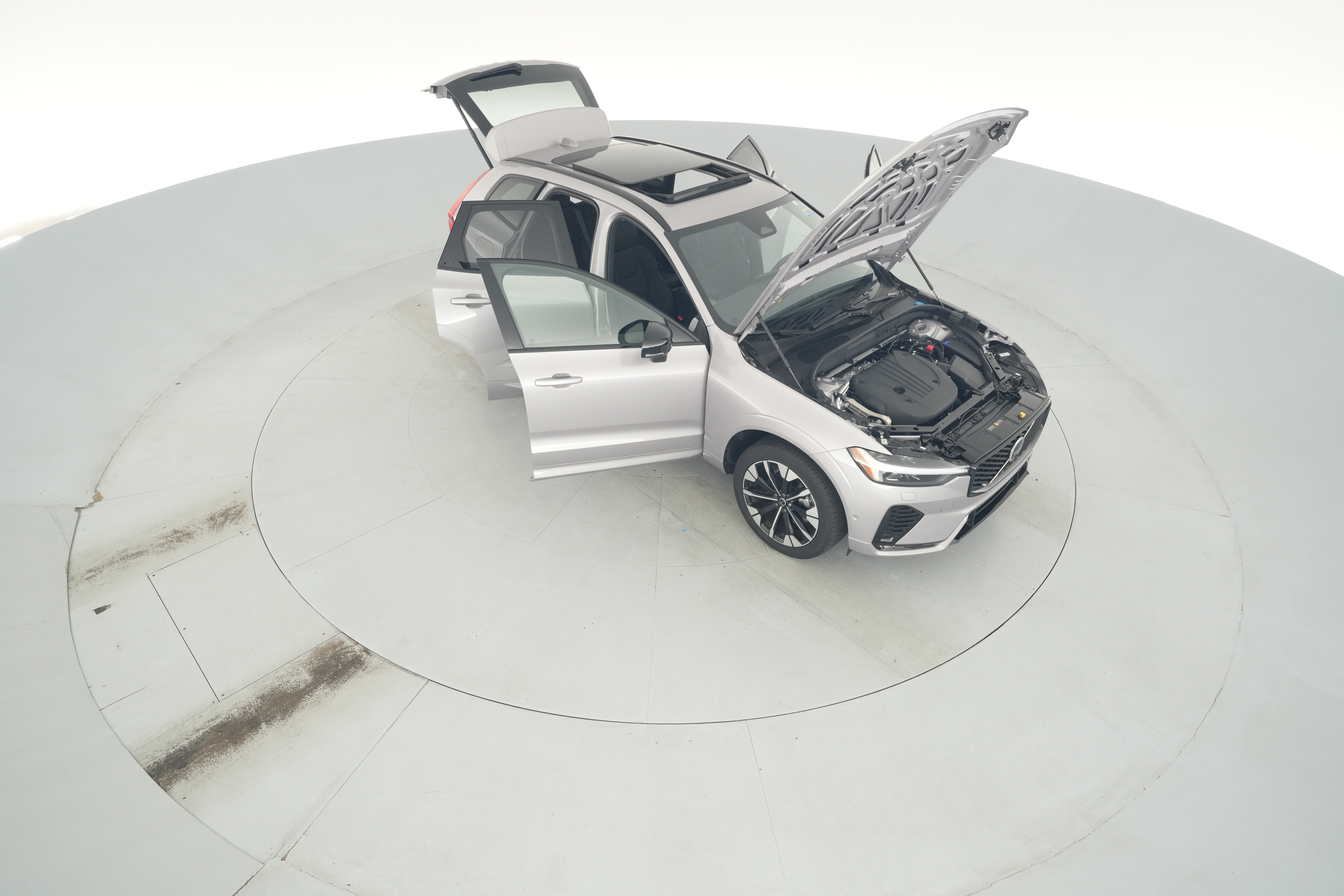 2026 Volvo XC60 Plus - Photo 57
