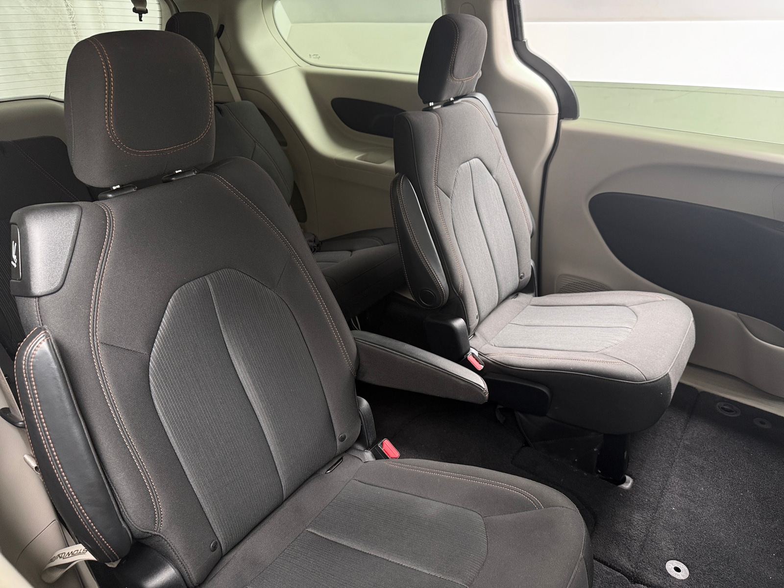 Thumbnail: 2017 Chrysler Pacifica - 6