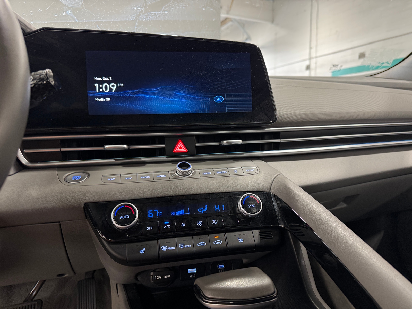 Thumbnail: 2025 Hyundai Elantra - 4