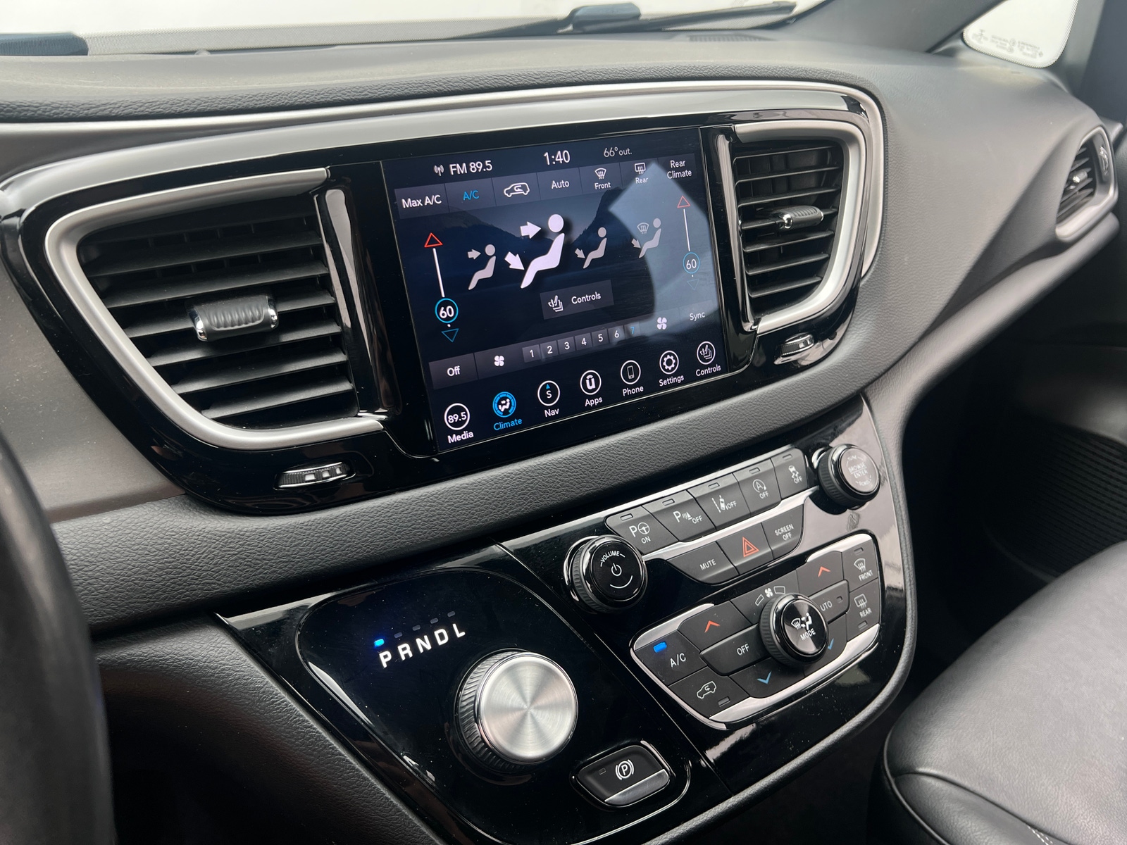 Thumbnail: 2020 Chrysler Pacifica - 3