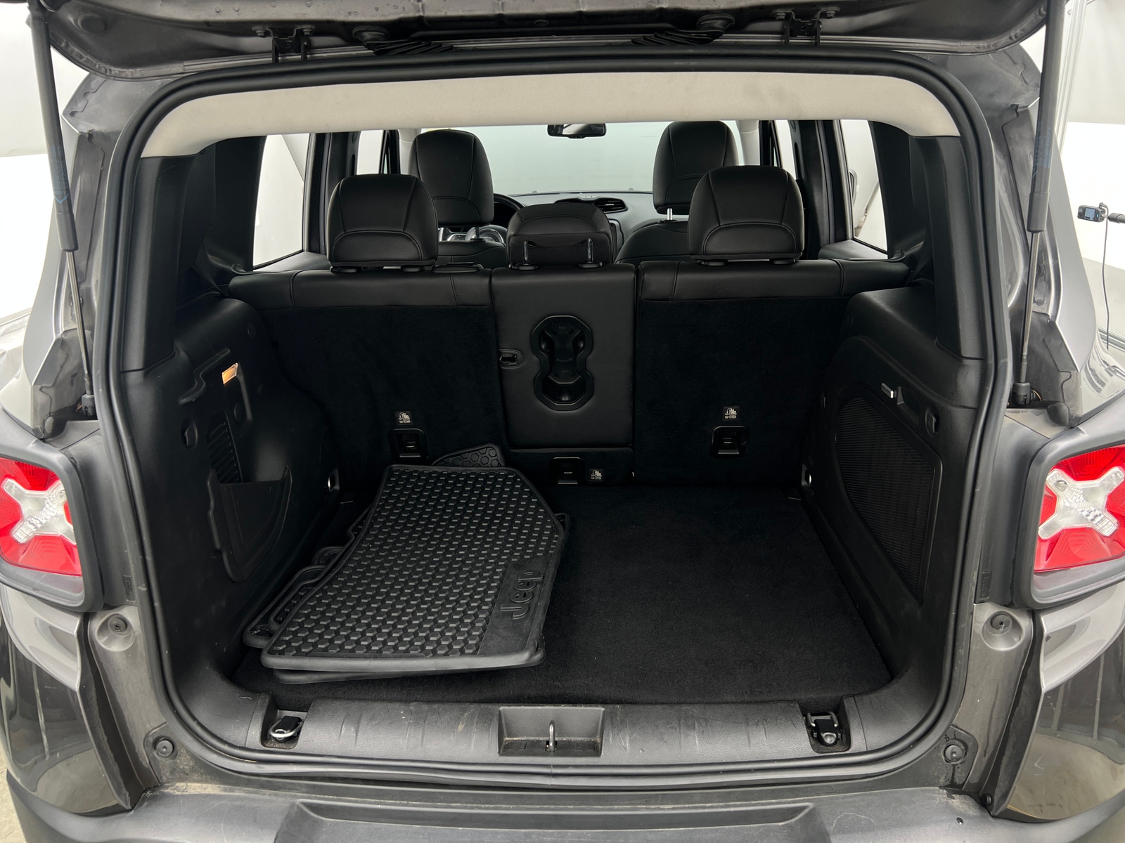 Thumbnail: 2020 Jeep Renegade - 6