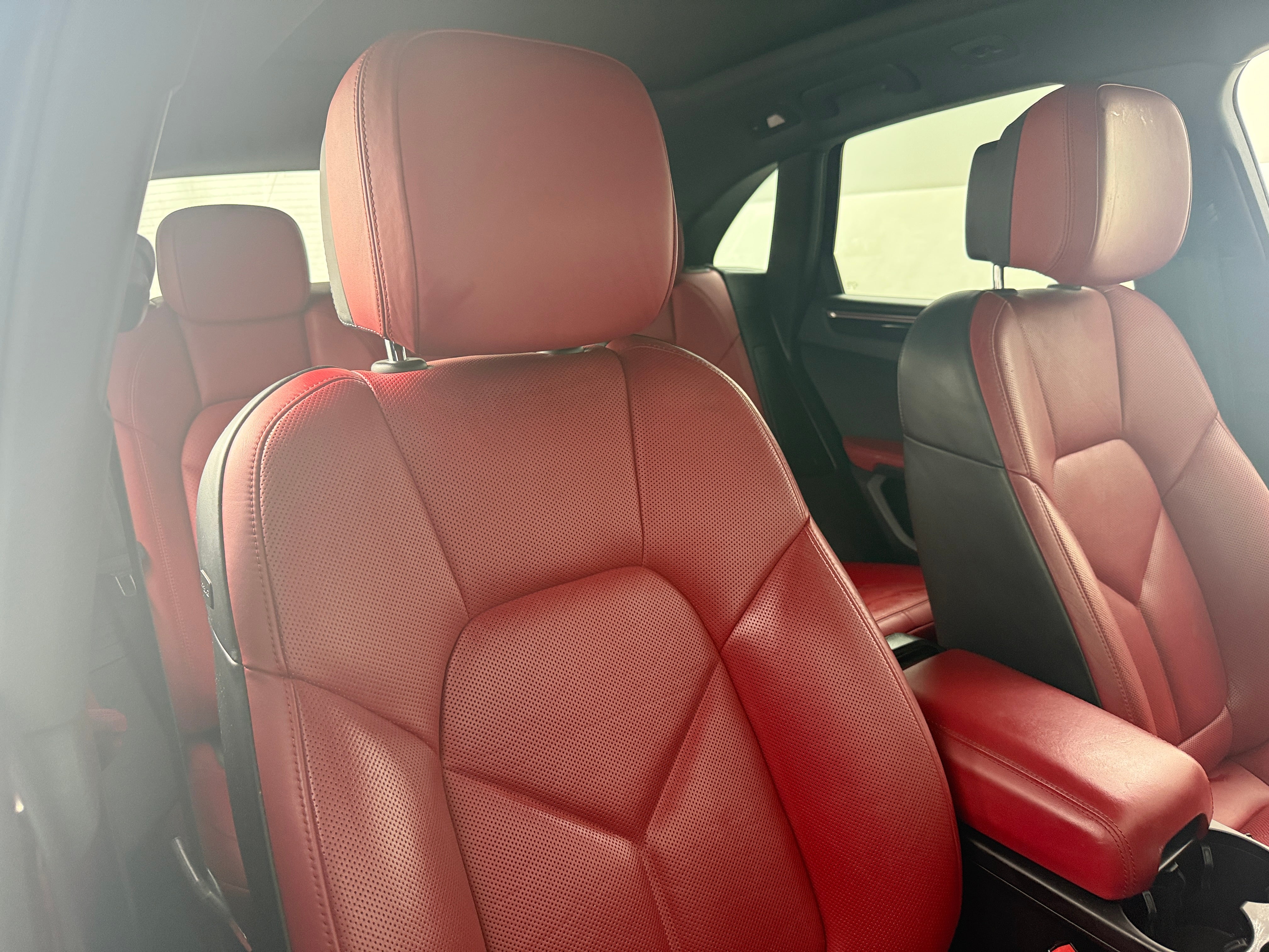 2020 Porsche Macan Base