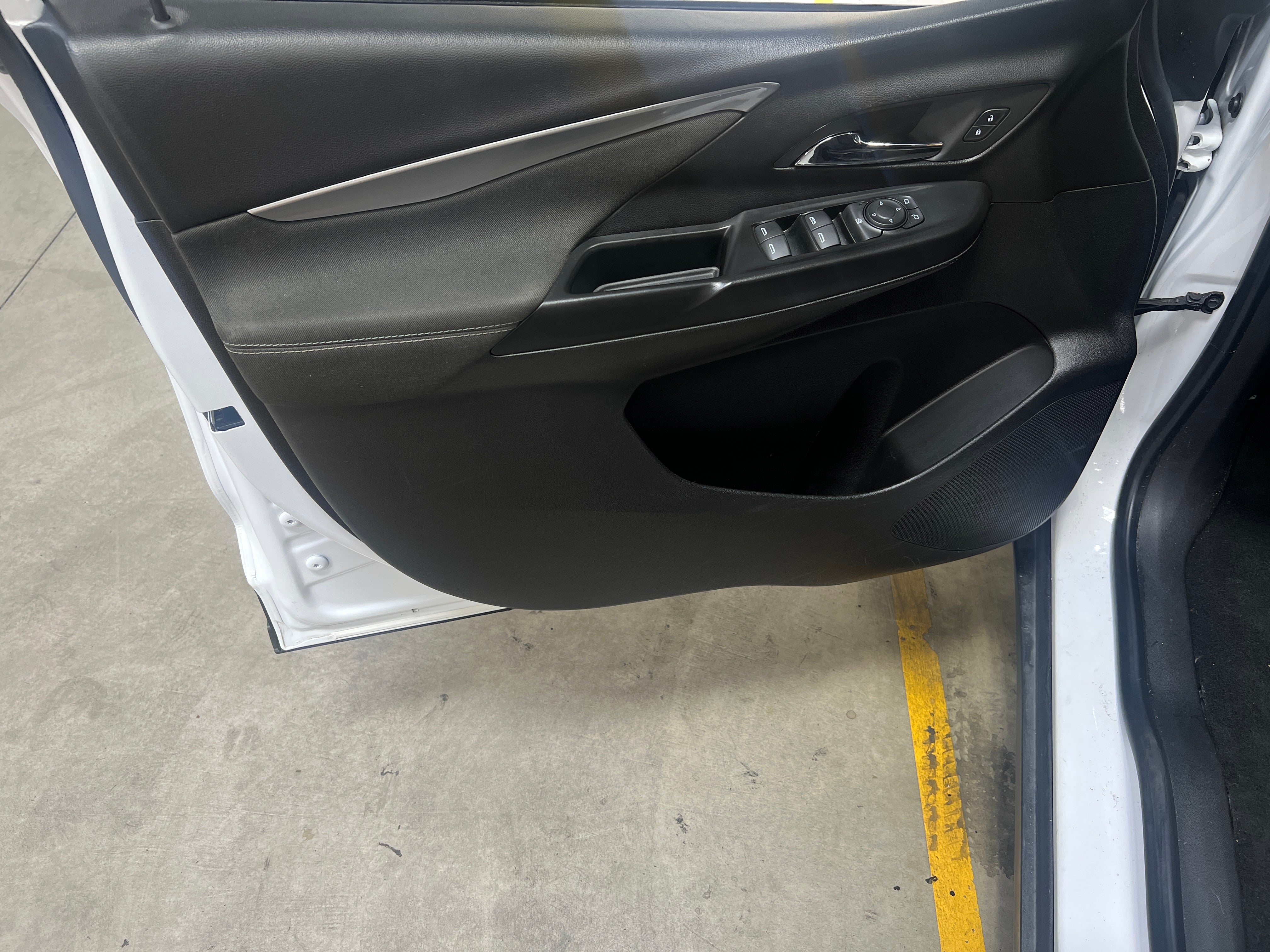 Used 2023 Chevrolet Bolt EV LT with VIN 1G1FW6S00P4168533 for sale in Oak Creek, WI