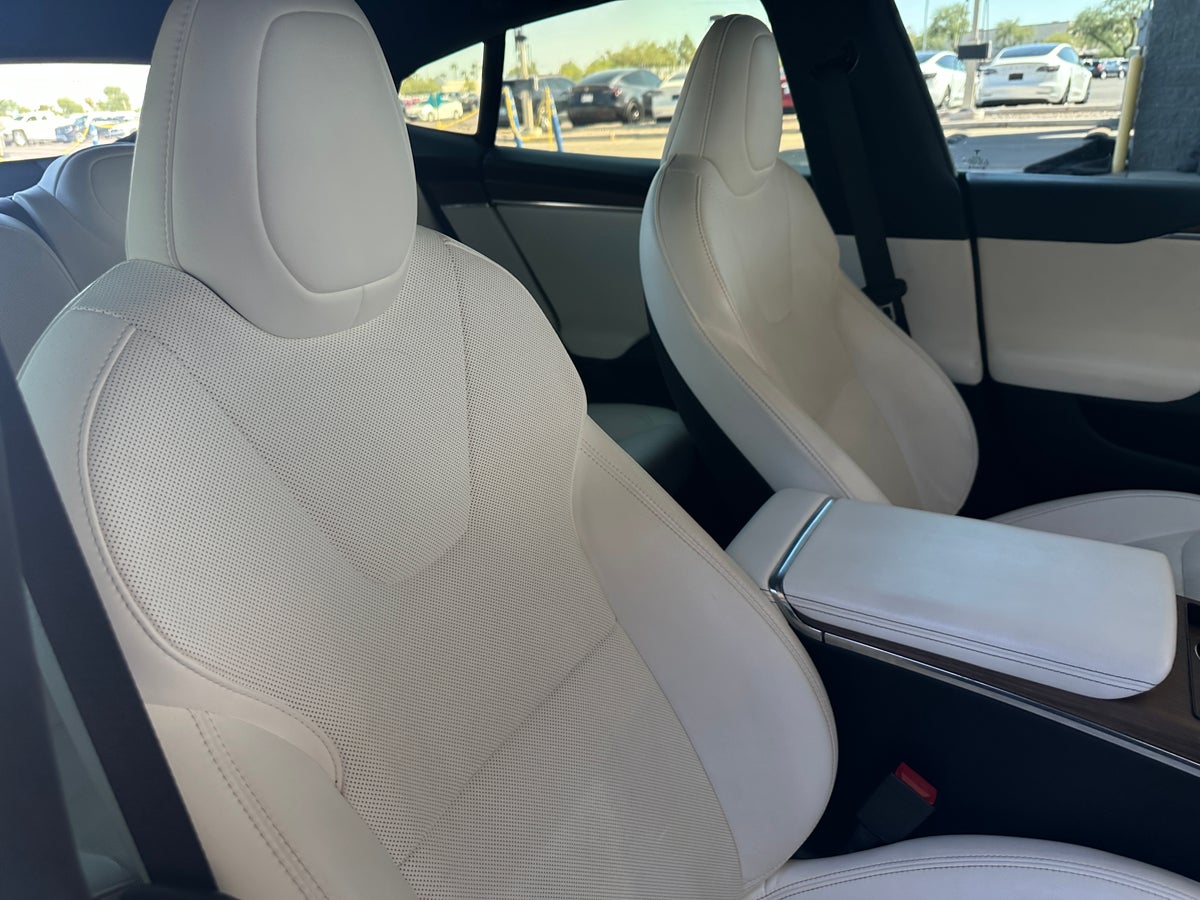 2021 Tesla Model S Long Range in Pearl White Multi-coat — photo 2