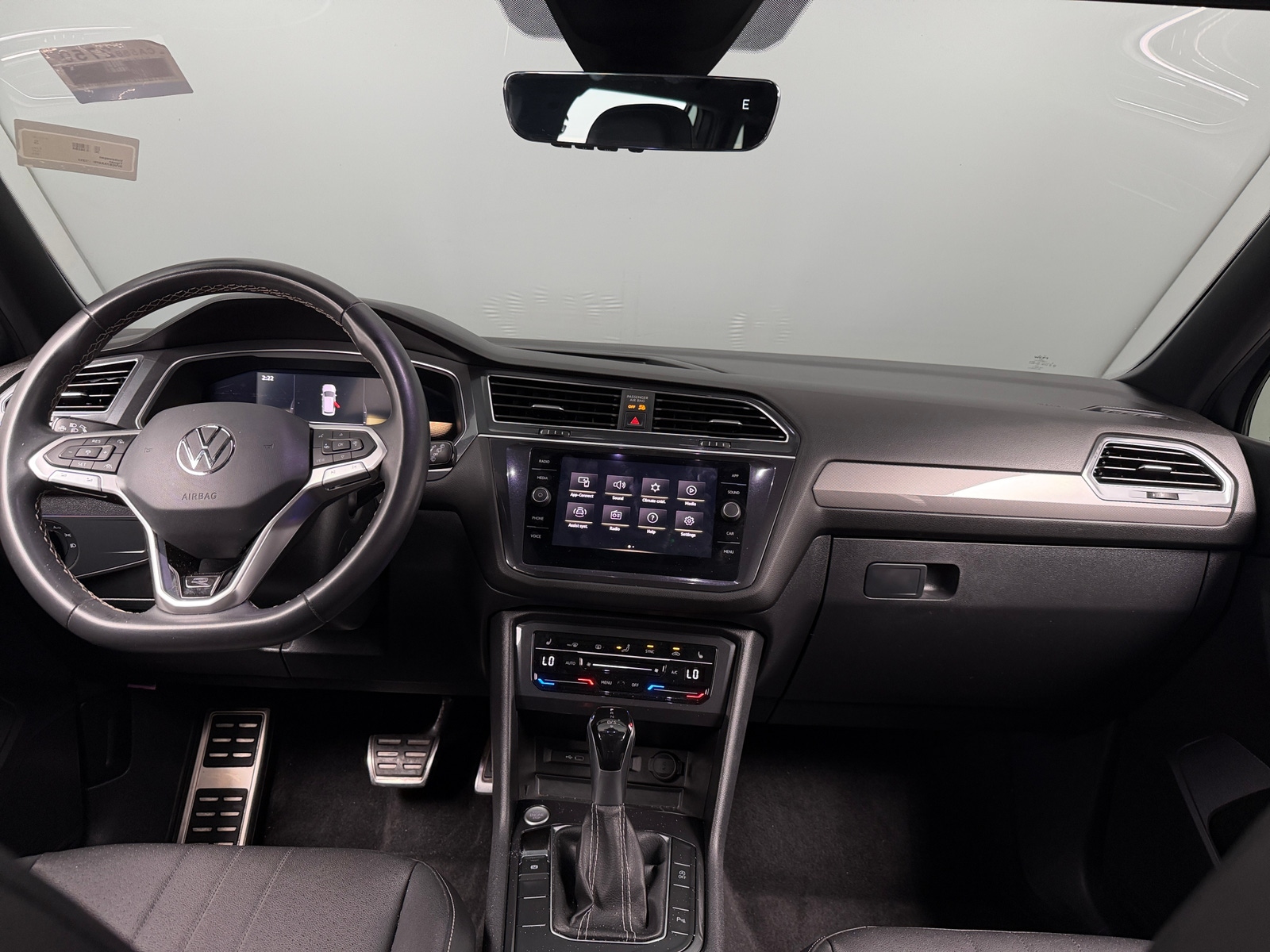 Thumbnail: 2023 Volkswagen Tiguan - 2