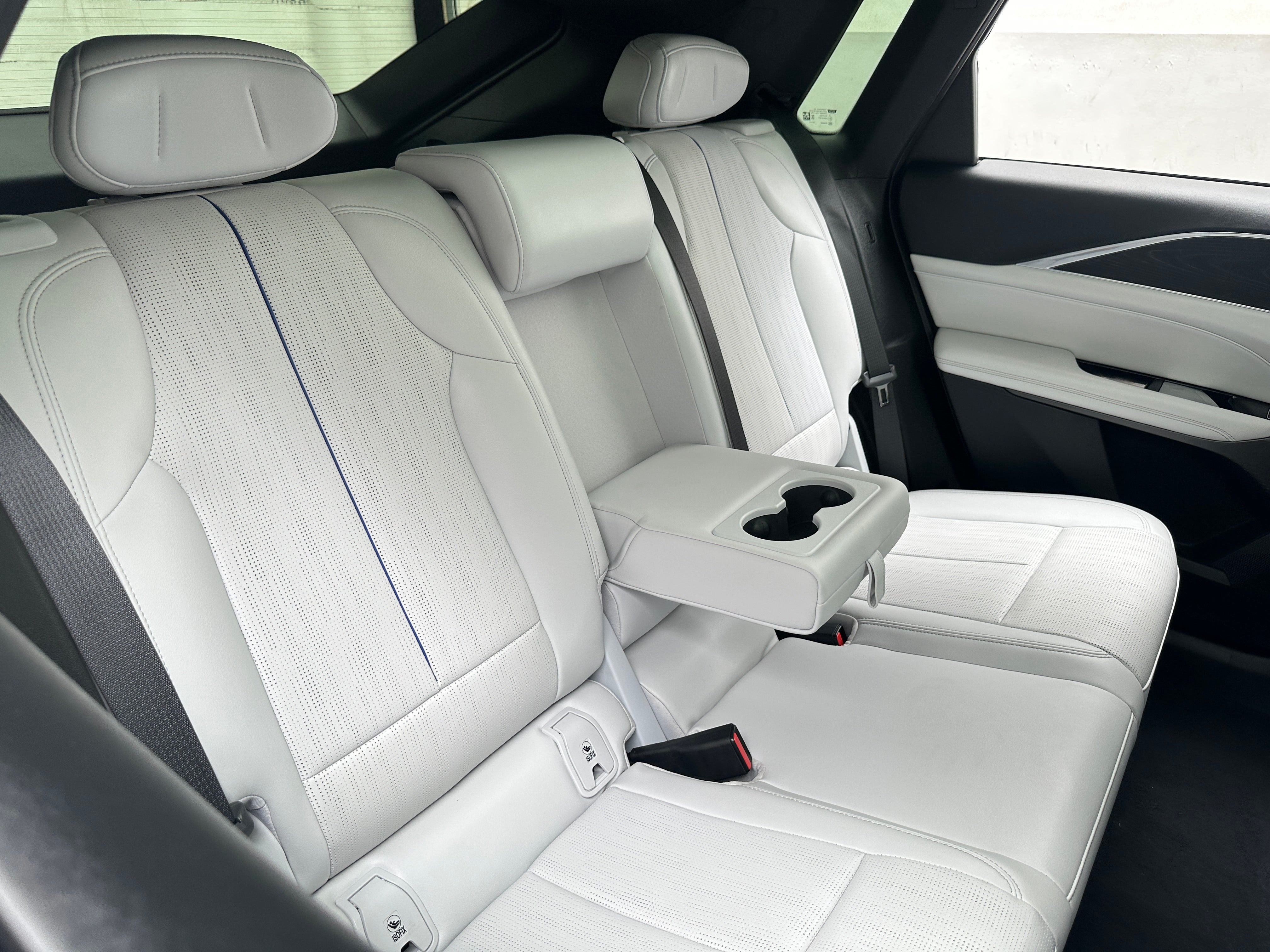 Used 2024 Cadillac LYRIQ Luxury 1 with VIN 1GYKPPRK1RZ117557 for sale in Auburn, WA