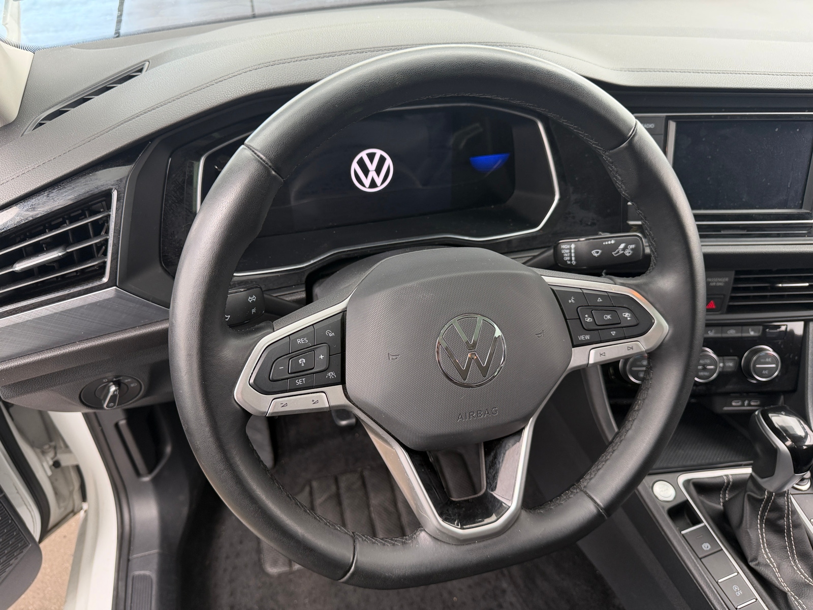 Thumbnail: 2023 Volkswagen Jetta - 4