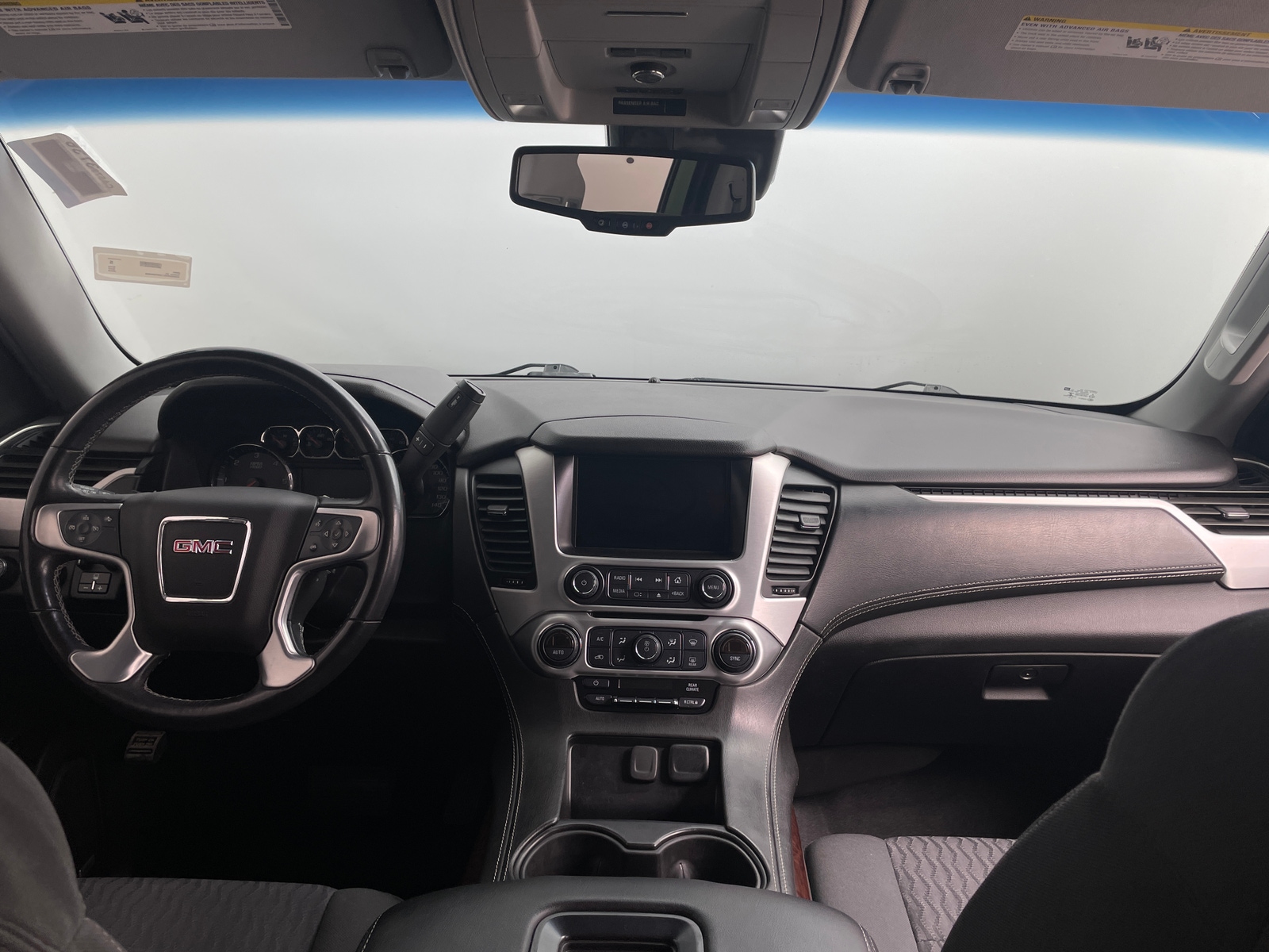 Thumbnail: 2019 GMC Yukon XL - 3