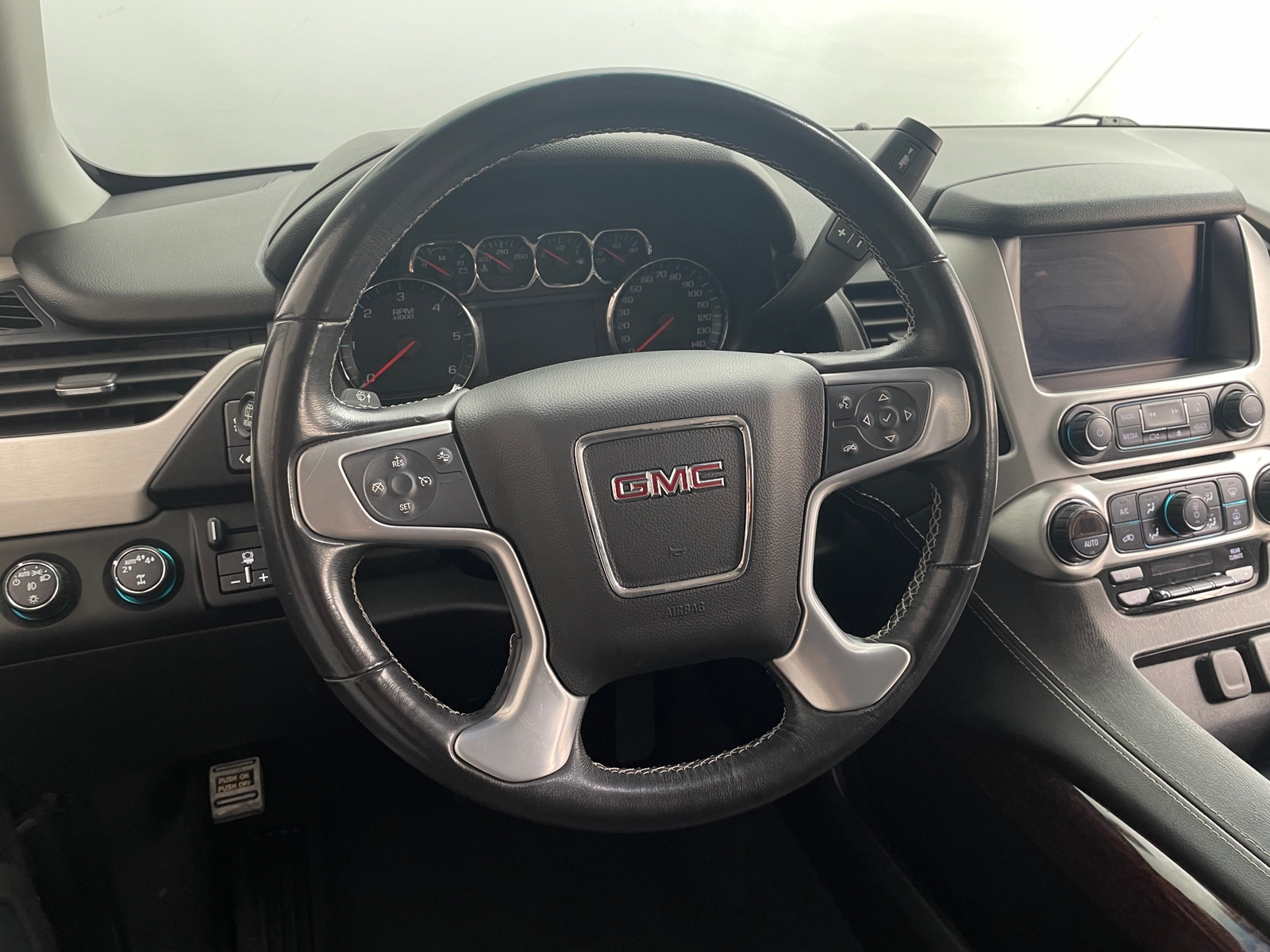 Thumbnail: 2019 GMC Yukon XL - 5