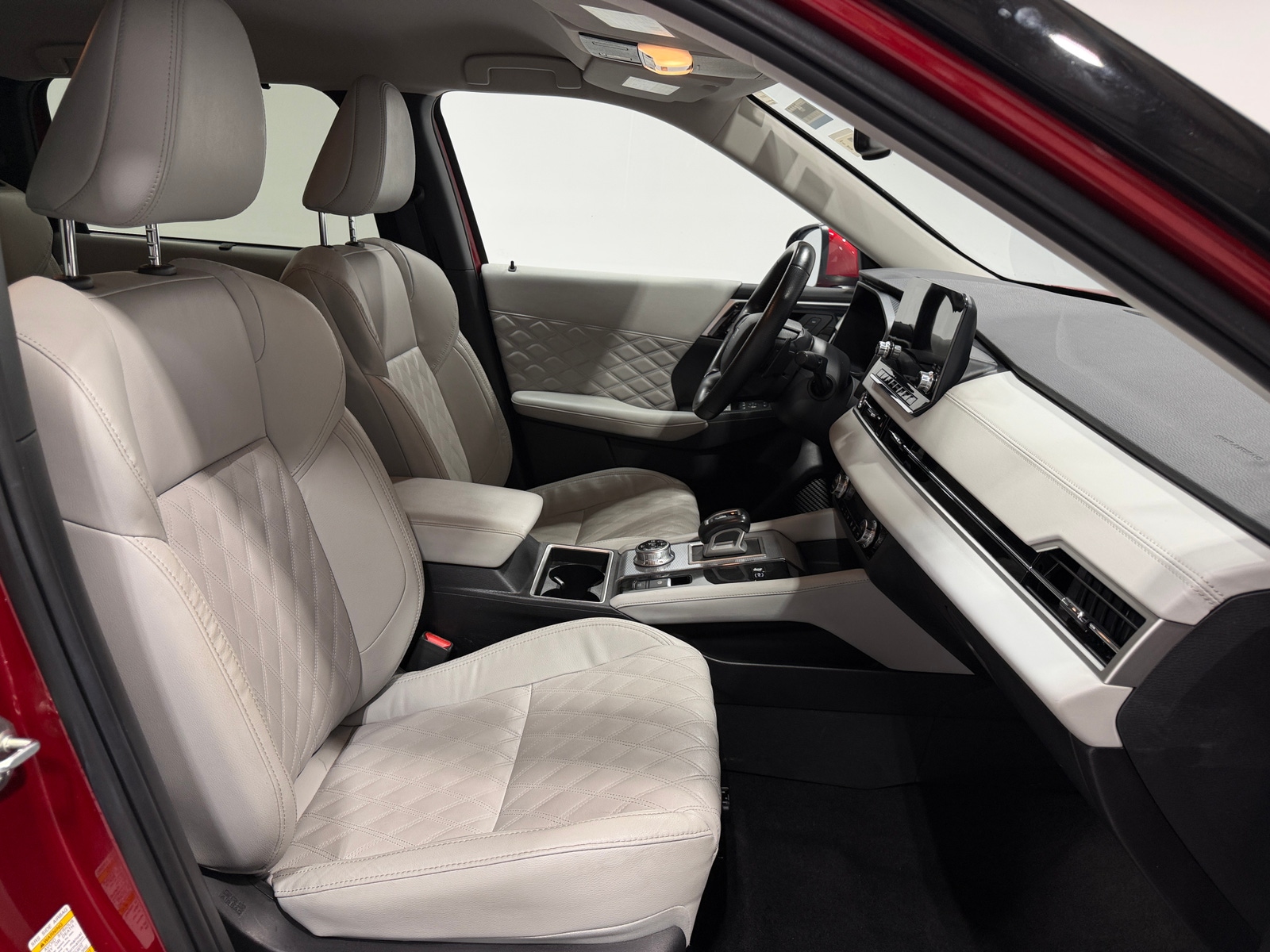 Thumbnail: 2024 Mitsubishi Outlander - 2